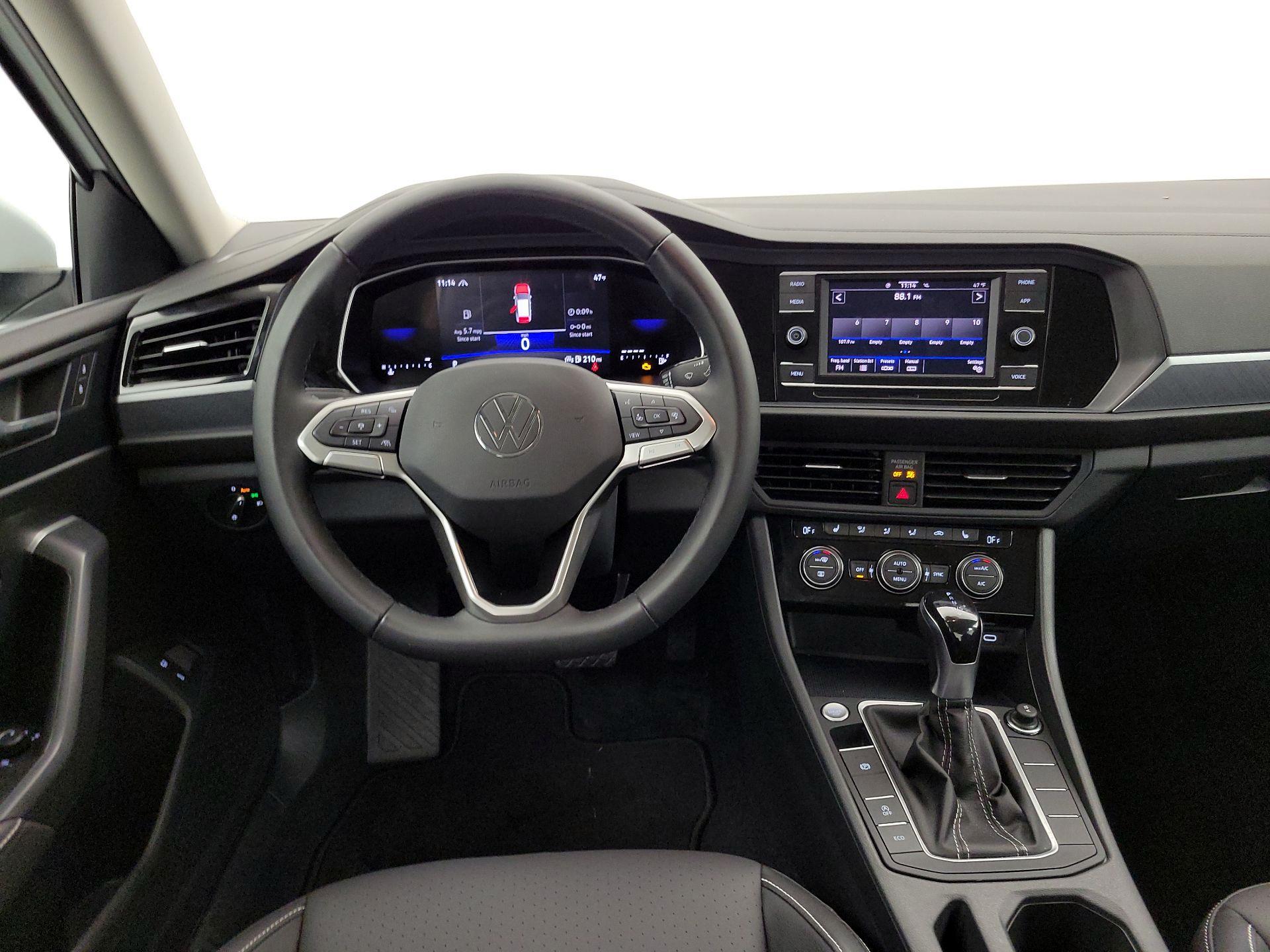 Thumbnail: 2024 Volkswagen Jetta - 10