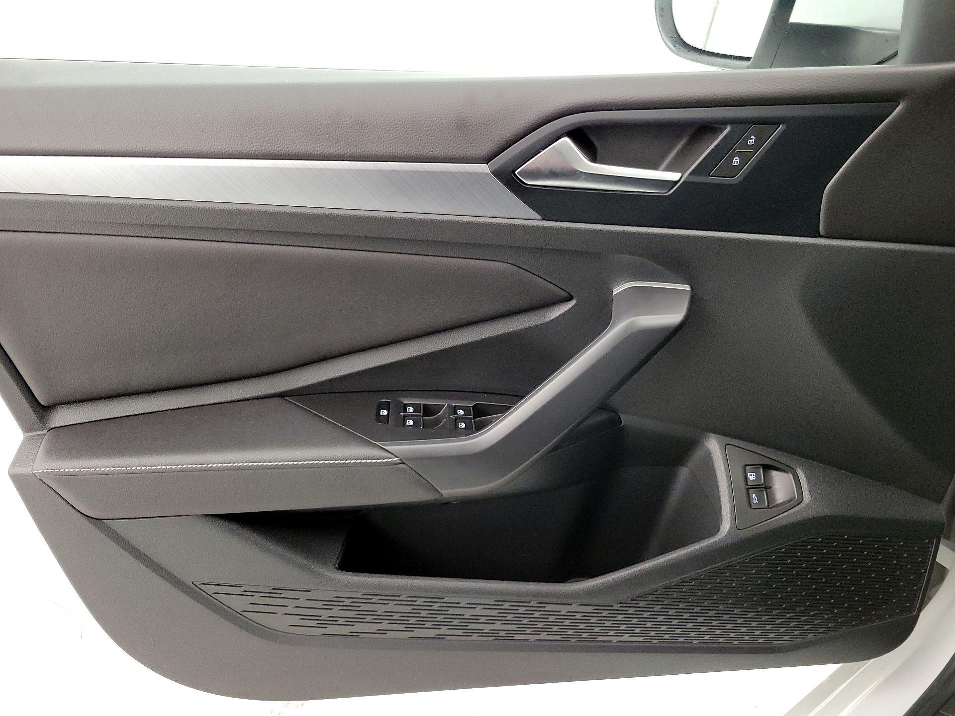 Thumbnail: 2024 Volkswagen Jetta - 12