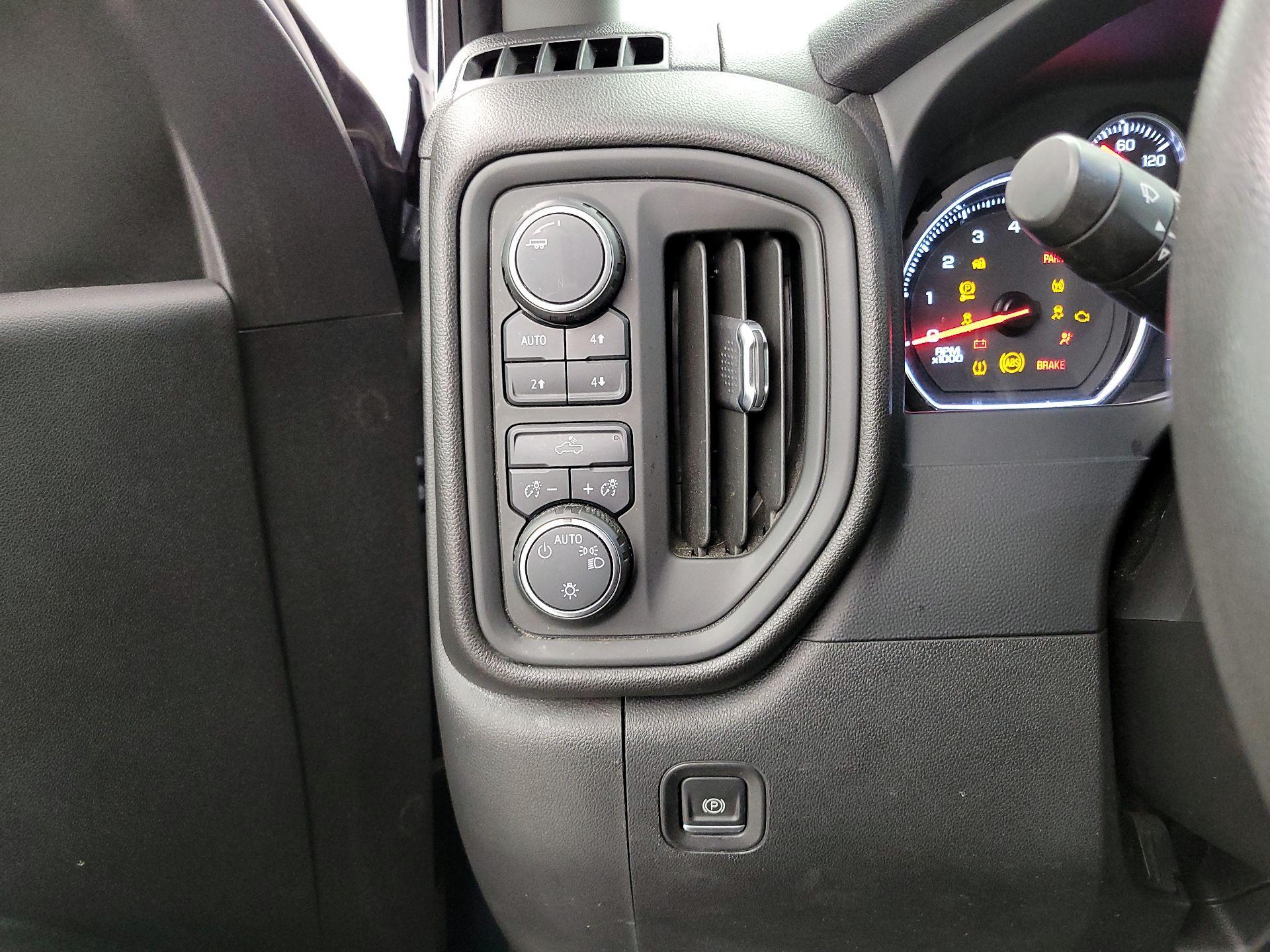 Thumbnail: 2021 Chevrolet Silverado 1500 - 13