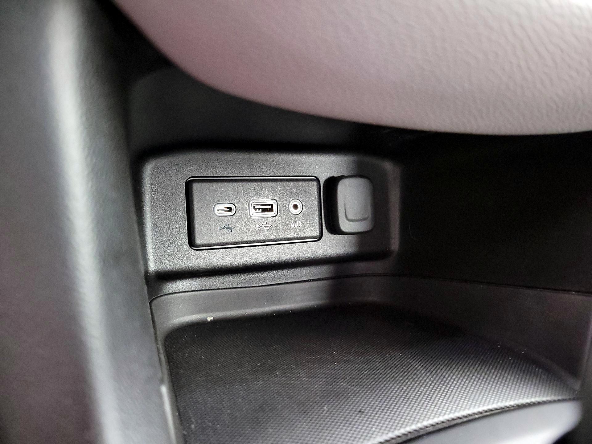 Thumbnail: 2022 Chevrolet Equinox - 18