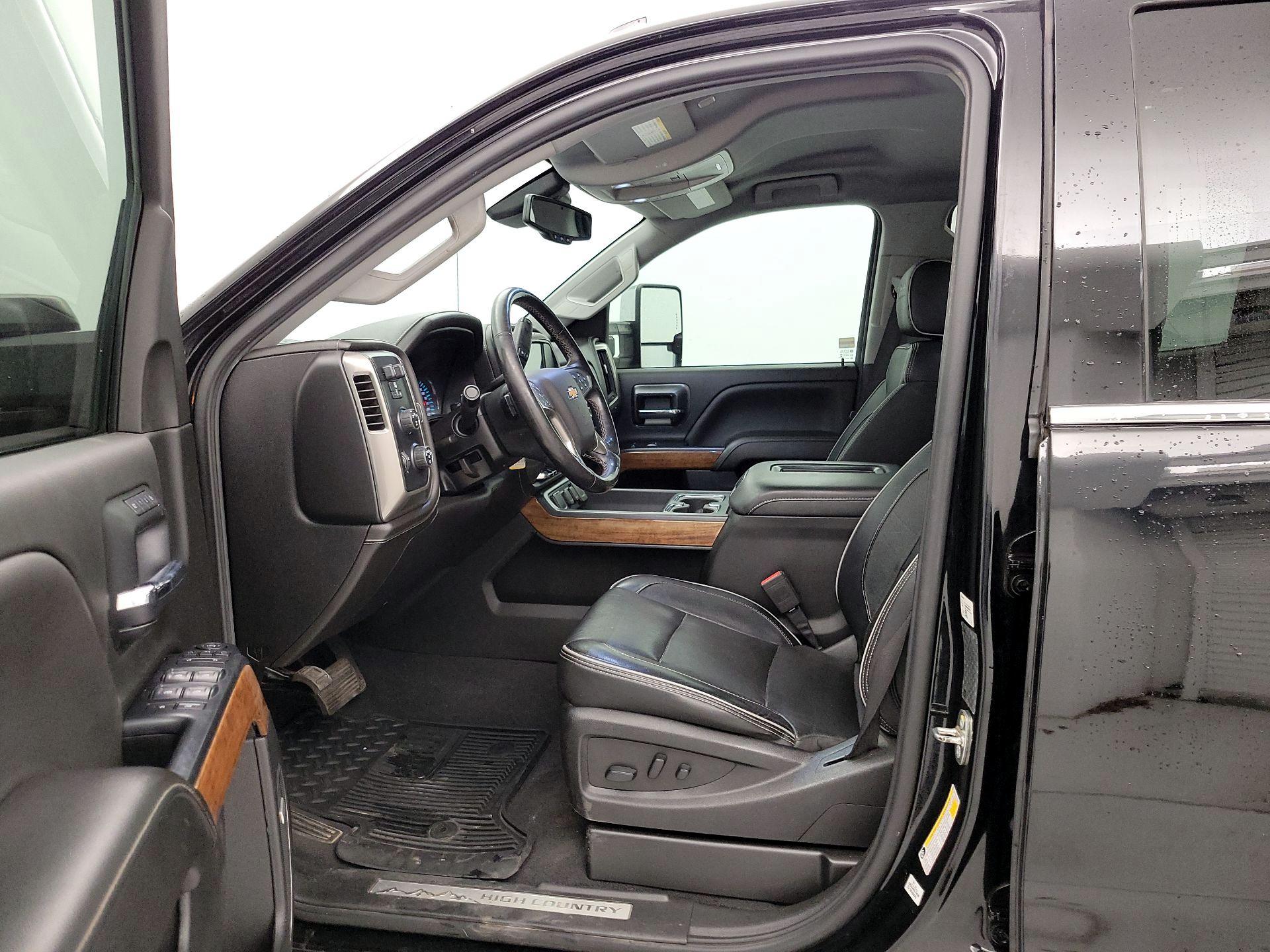 Thumbnail: 2019 Chevrolet Silverado 3500 - 11