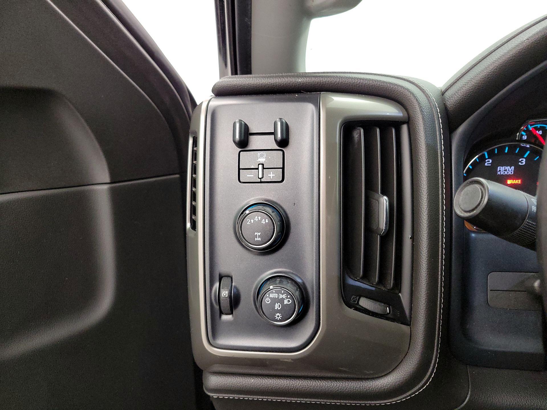 Thumbnail: 2019 Chevrolet Silverado 3500 - 13