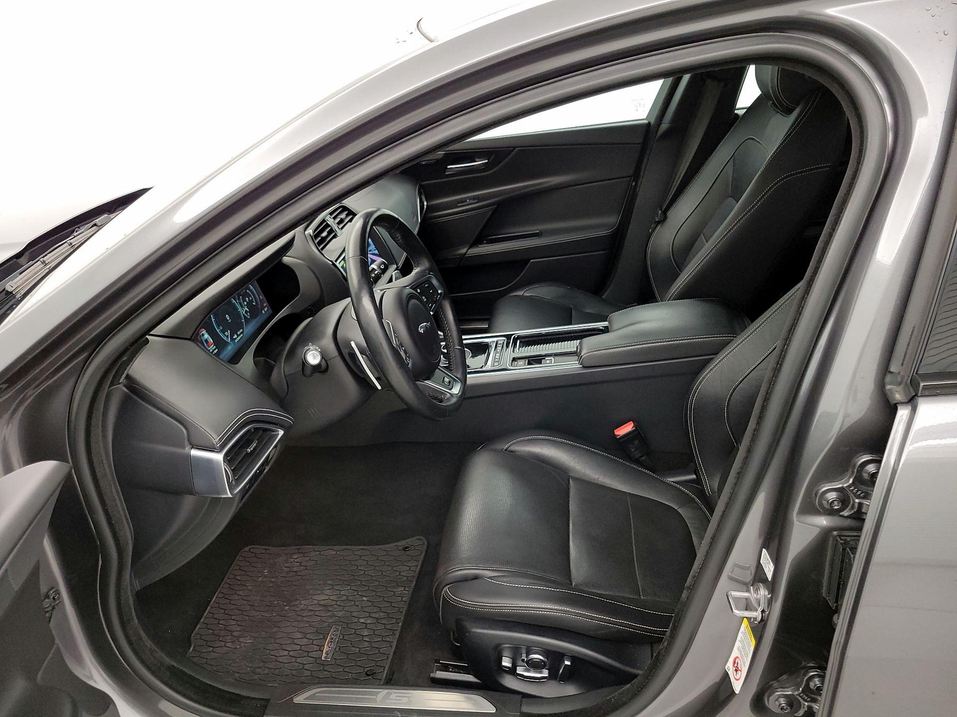 Thumbnail: 2019 Jaguar XE - 11