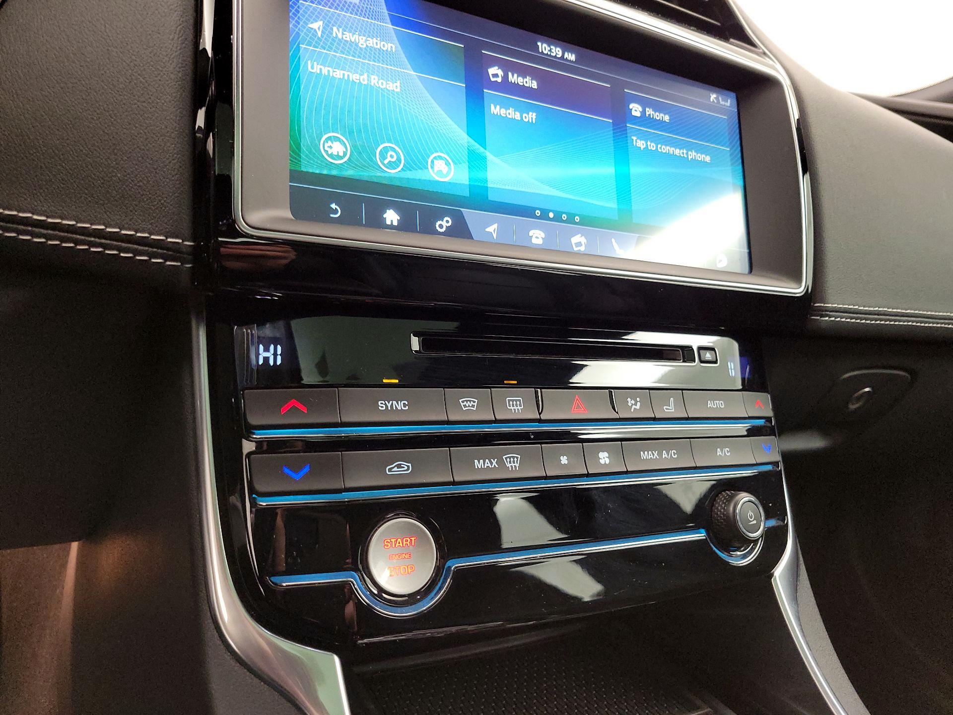 Thumbnail: 2019 Jaguar XE - 17