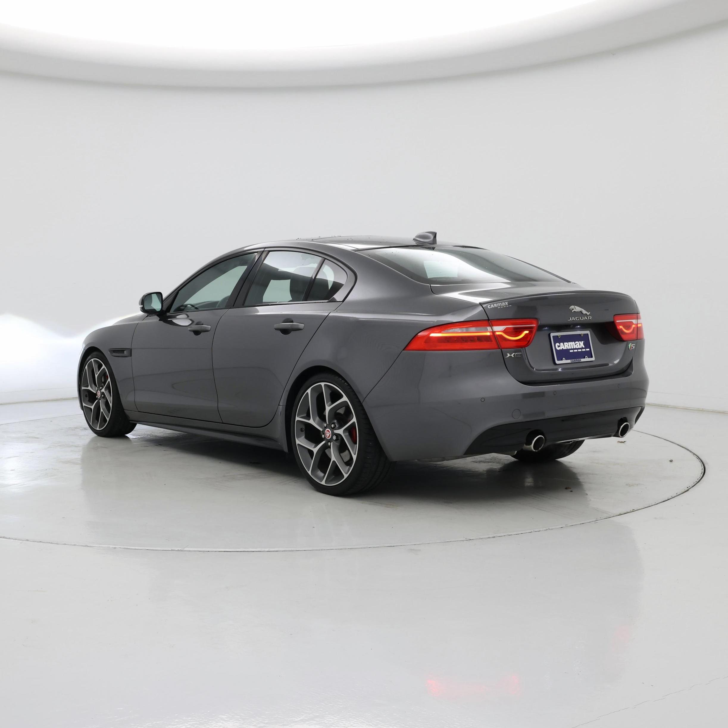 Thumbnail: 2019 Jaguar XE - 2