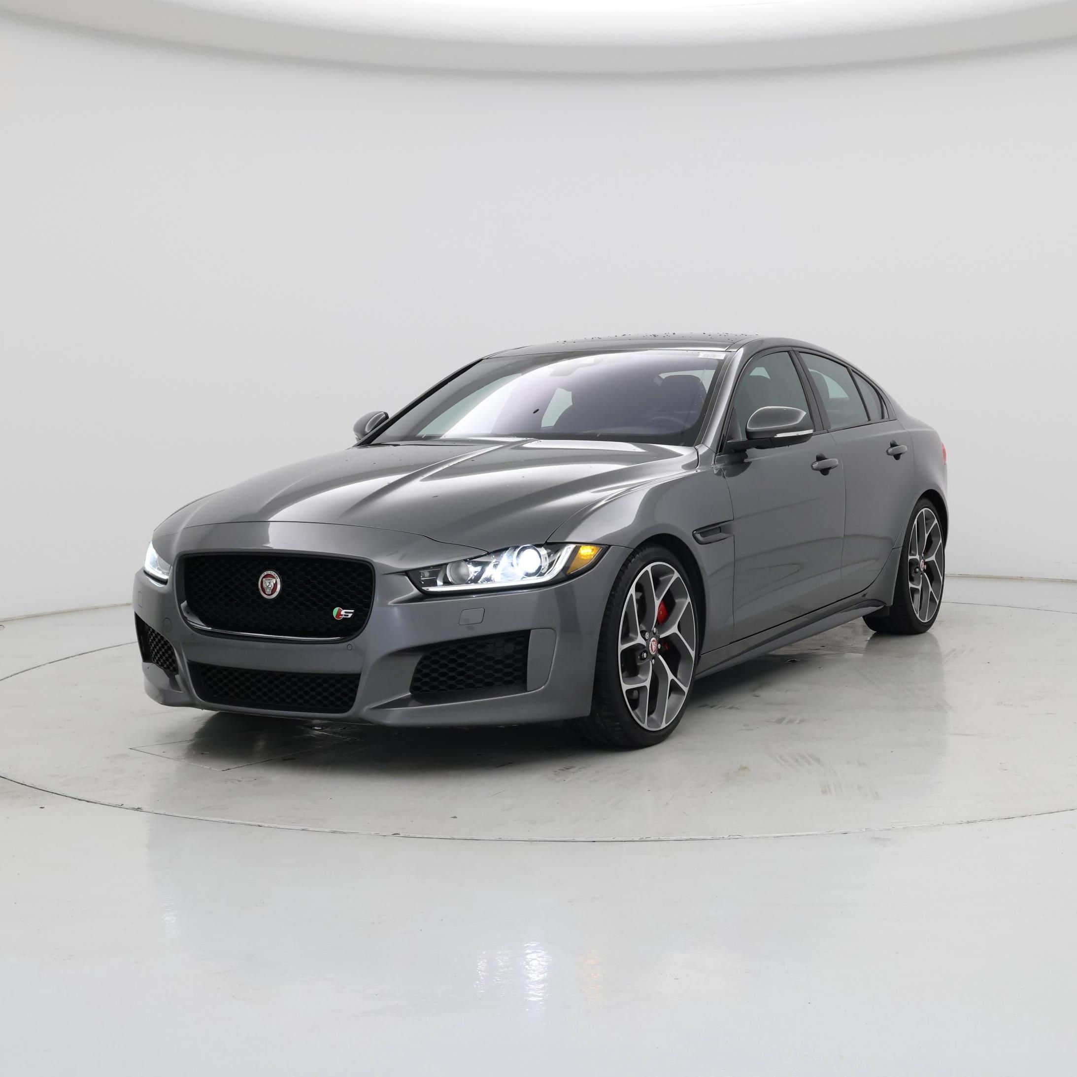 Thumbnail: 2019 Jaguar XE - 4
