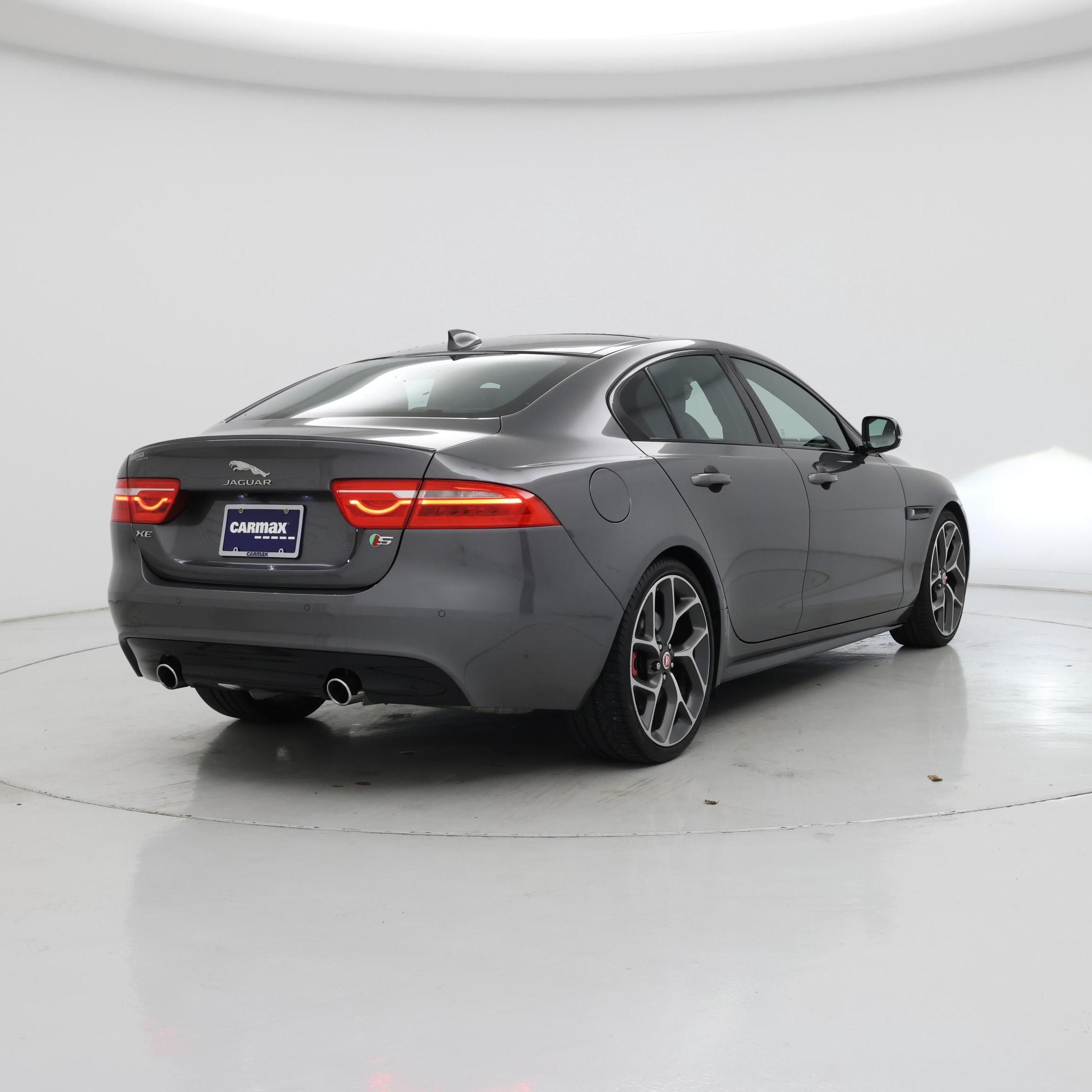 Thumbnail: 2019 Jaguar XE - 8