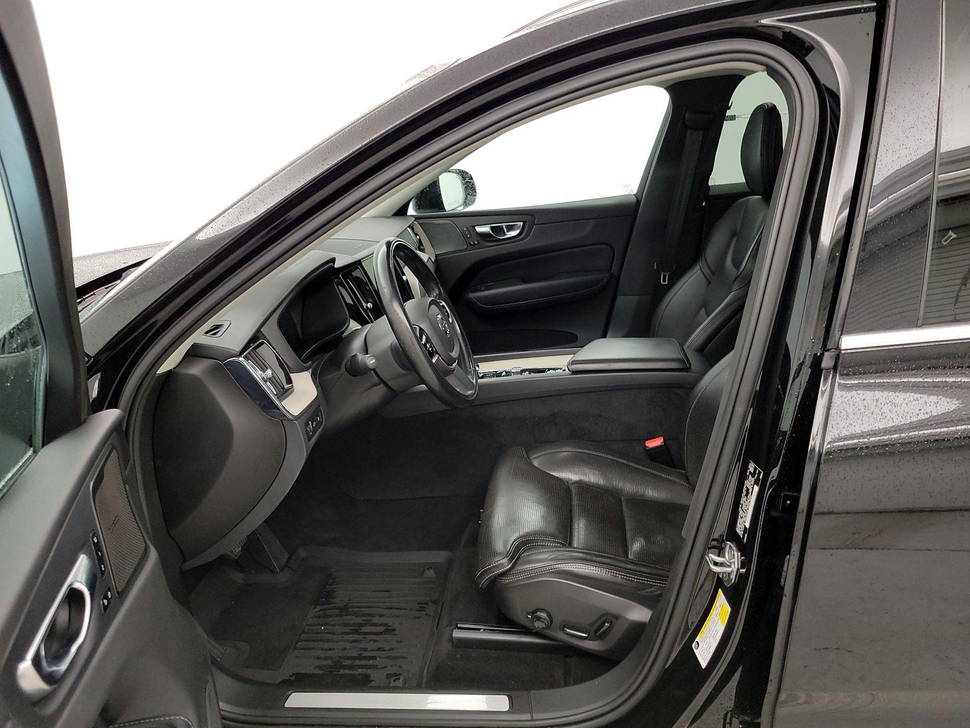 Thumbnail: 2021 Volvo XC60 - 11