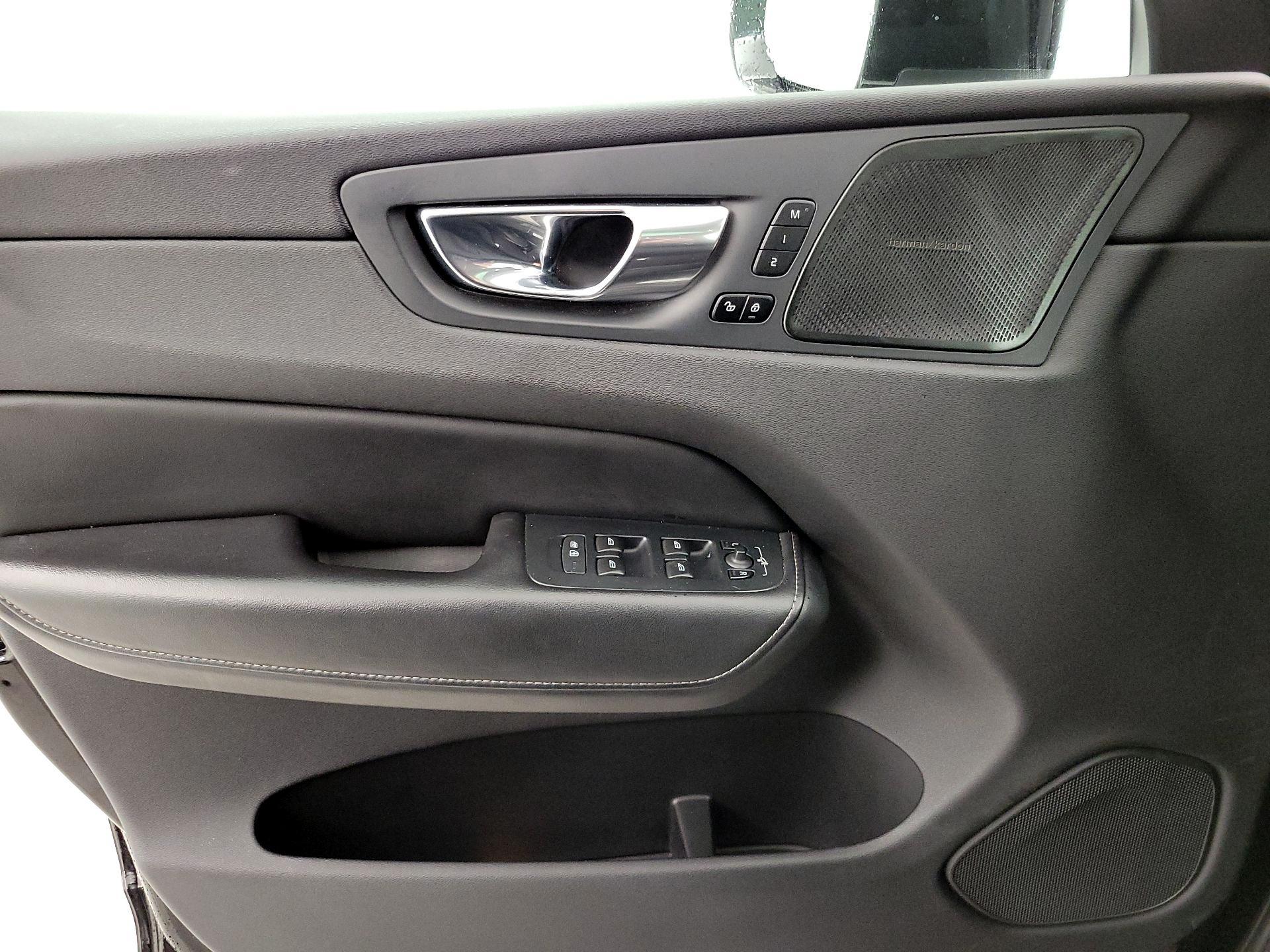 Thumbnail: 2021 Volvo XC60 - 12