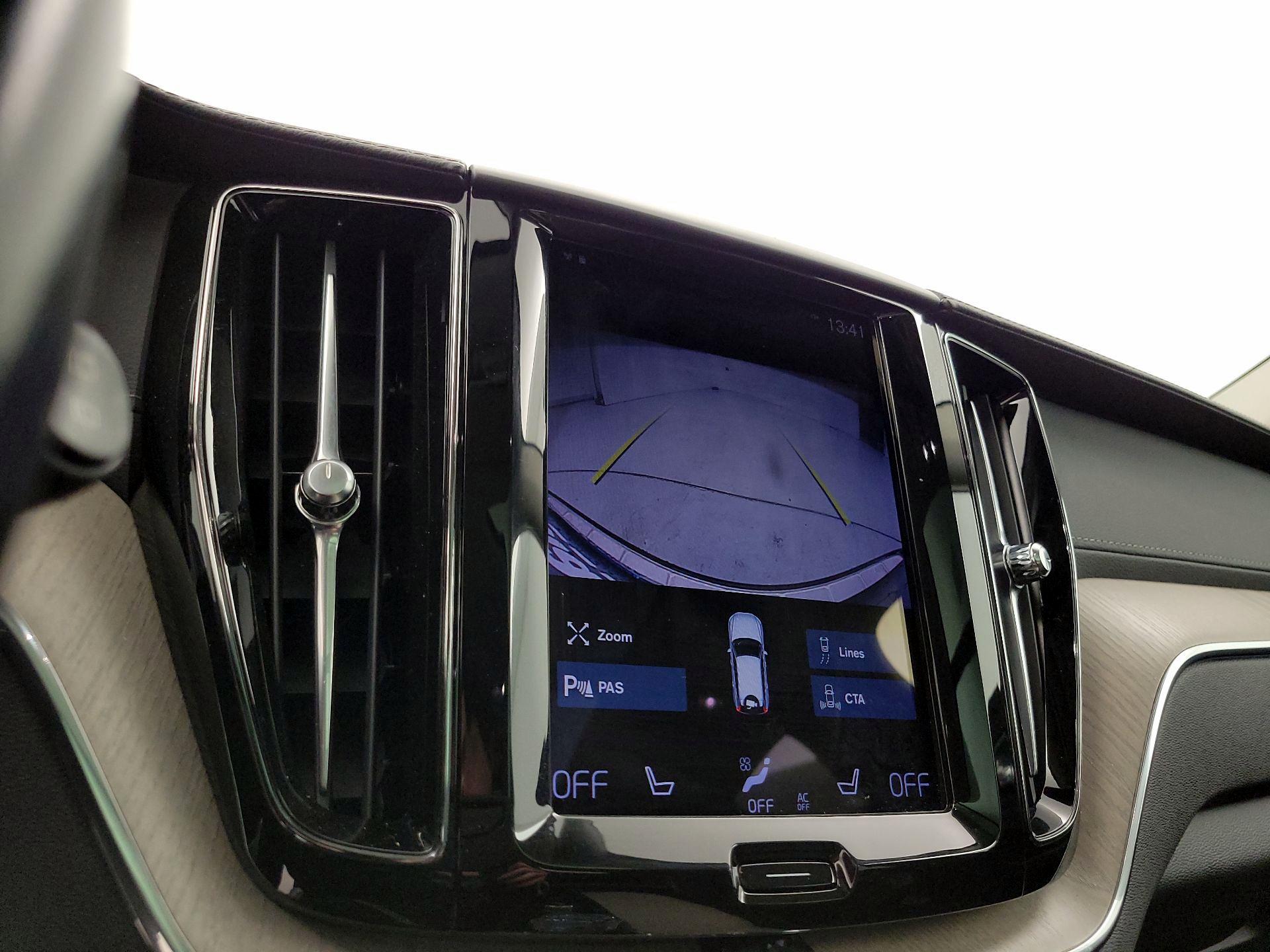 Thumbnail: 2021 Volvo XC60 - 15