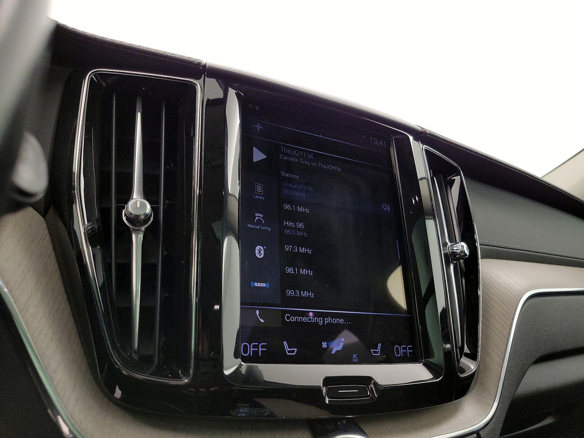 Thumbnail: 2021 Volvo XC60 - 16