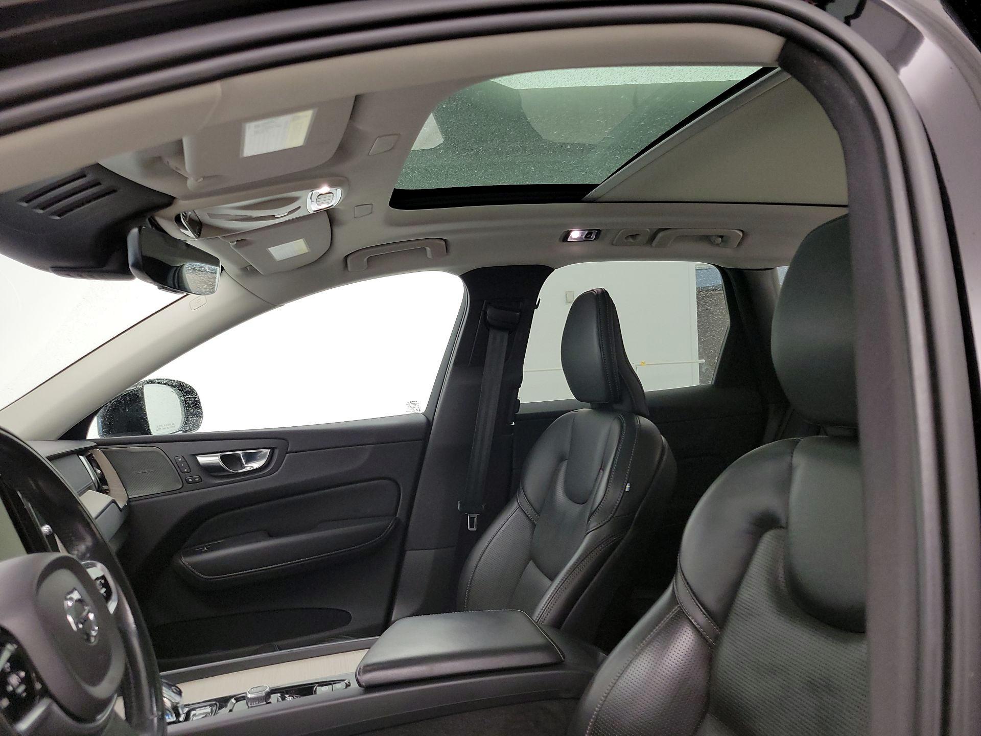 Thumbnail: 2021 Volvo XC60 - 20