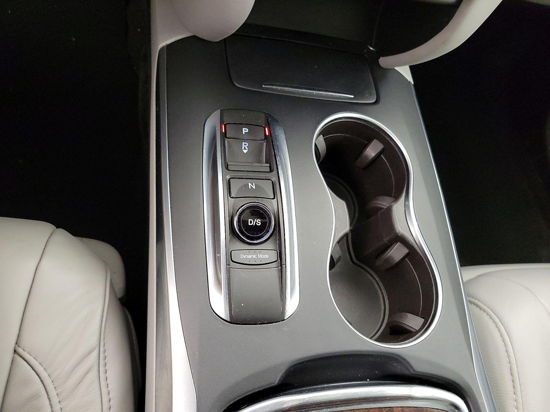 Thumbnail: 2017 Acura MDX - 18