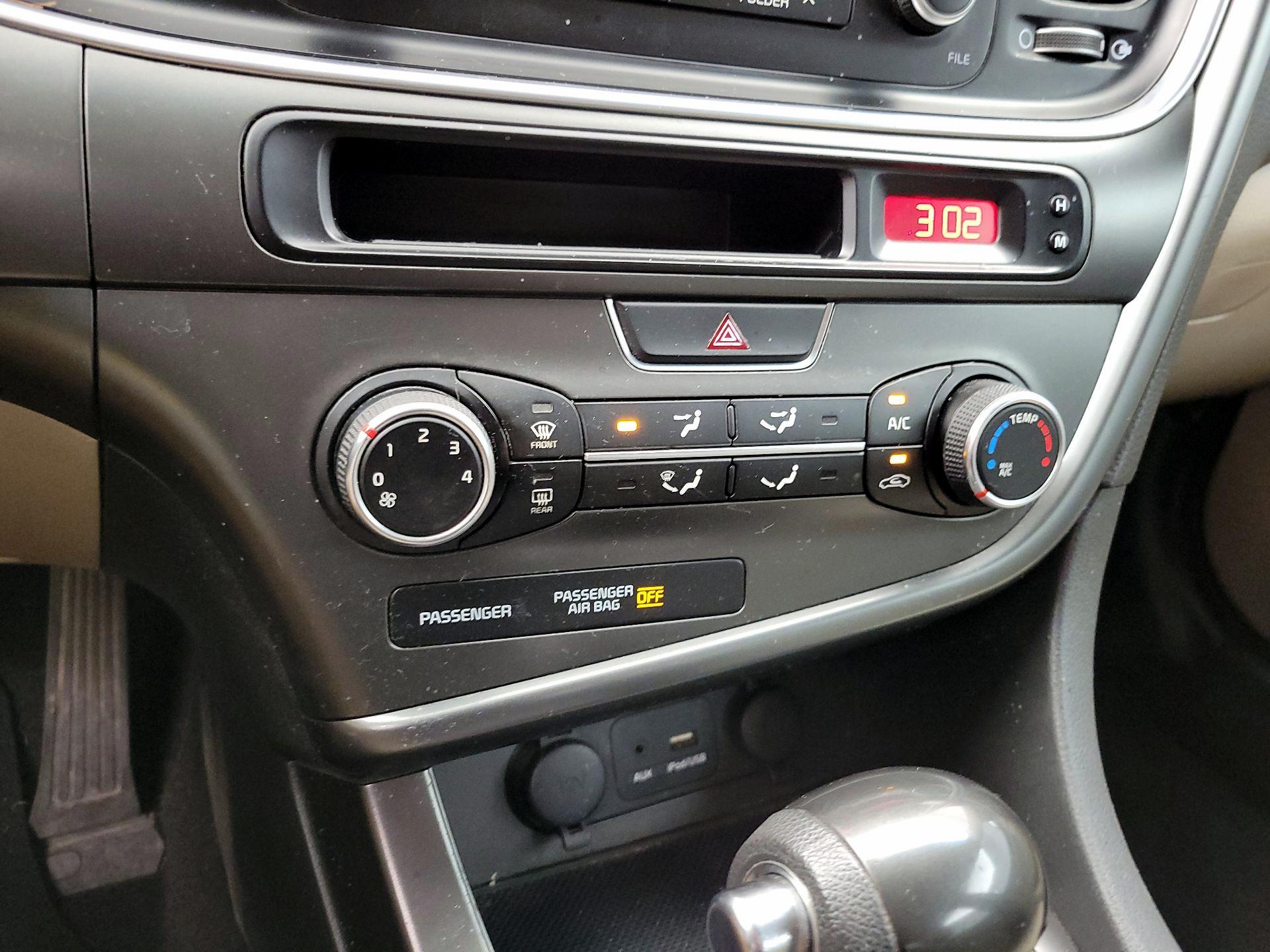 Thumbnail: 2015 Kia Optima - 15