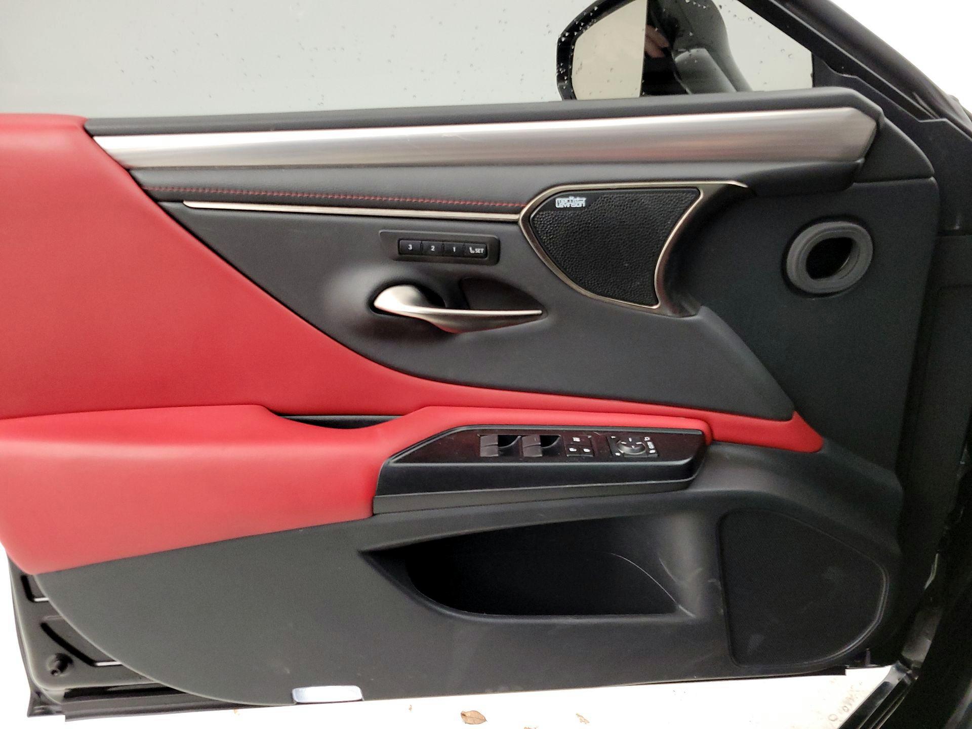 Thumbnail: 2020 Lexus ES - 12