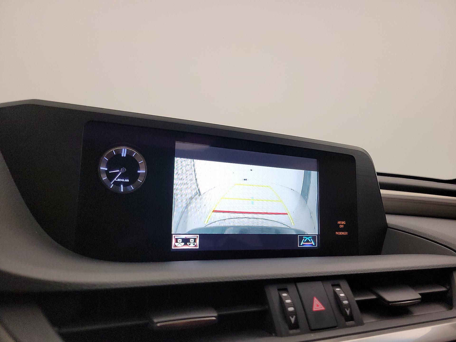 Thumbnail: 2020 Lexus ES - 14