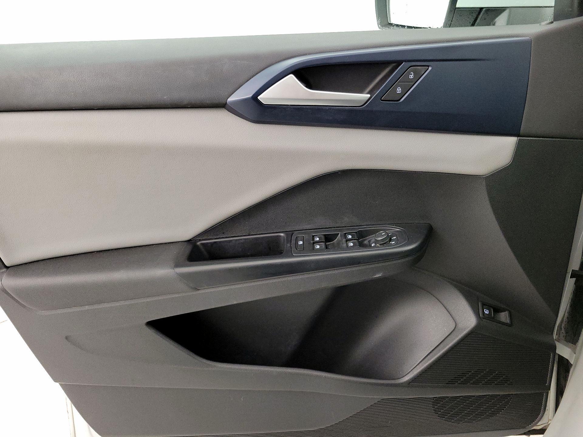 Thumbnail: 2022 Volkswagen Taos - 12