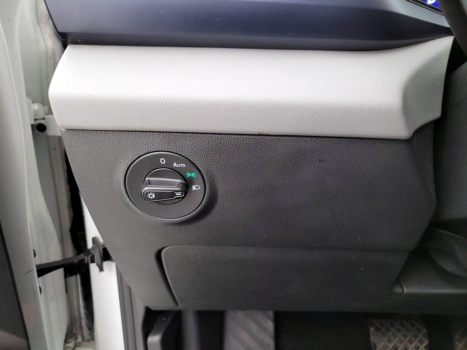 Thumbnail: 2022 Volkswagen Taos - 13