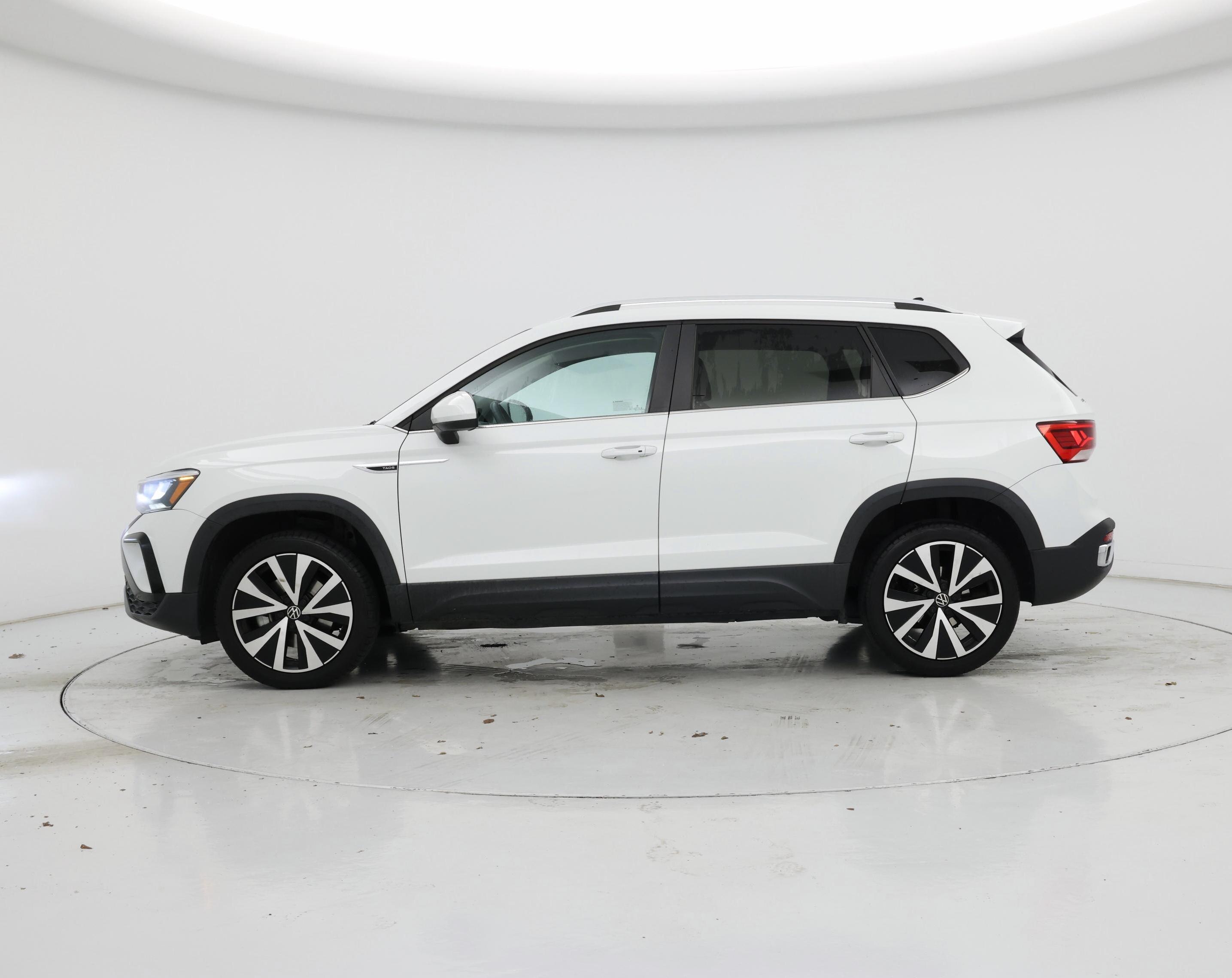 Thumbnail: 2022 Volkswagen Taos - 3