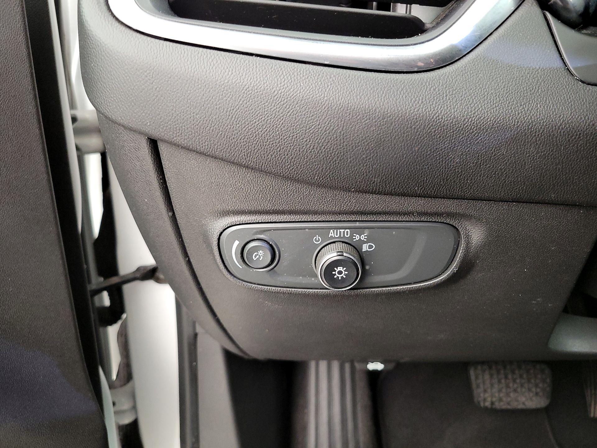 Thumbnail: 2020 Chevrolet Equinox - 13