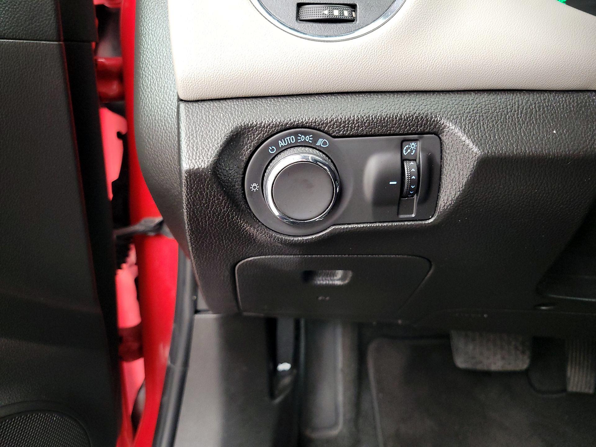 Thumbnail: 2016 Chevrolet Cruze - 13