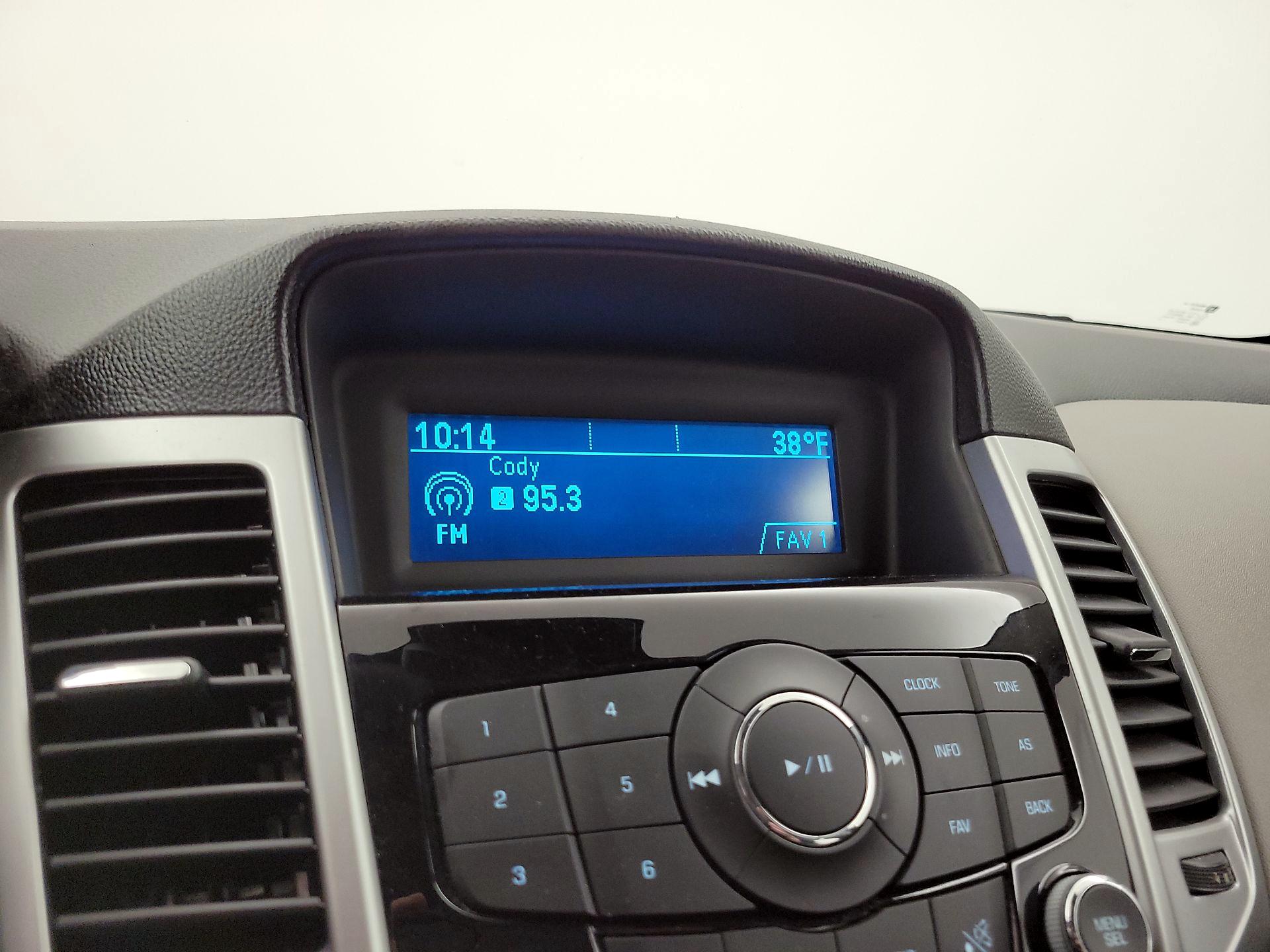 Thumbnail: 2016 Chevrolet Cruze - 14