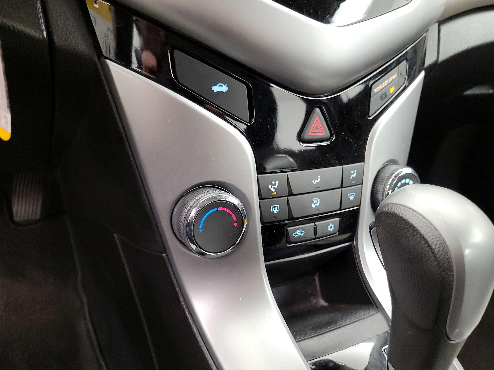 Thumbnail: 2016 Chevrolet Cruze - 15