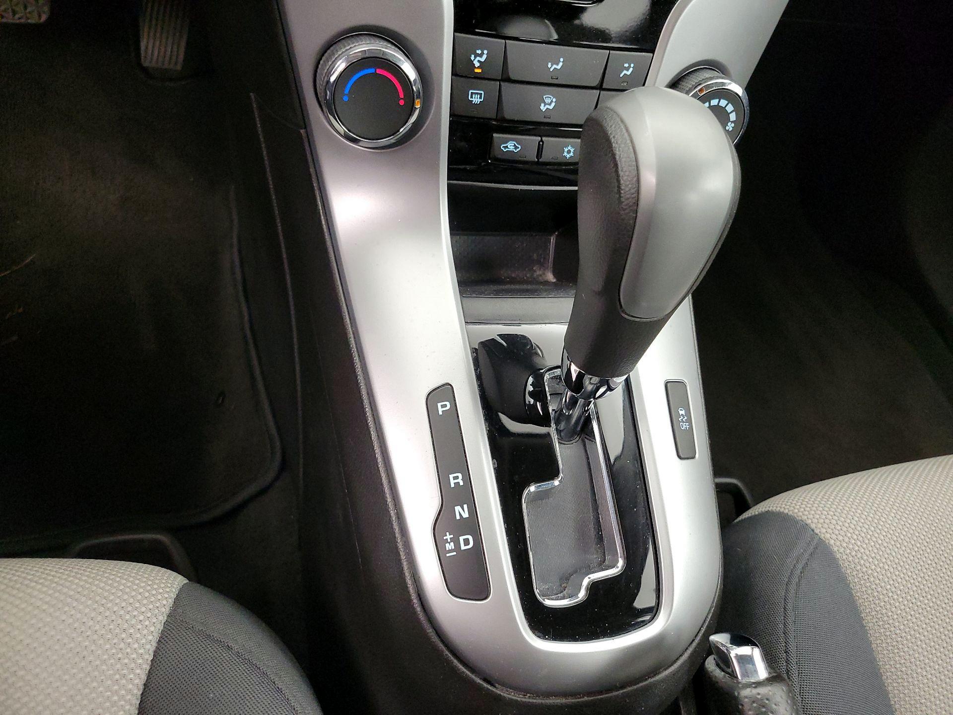 Thumbnail: 2016 Chevrolet Cruze - 16