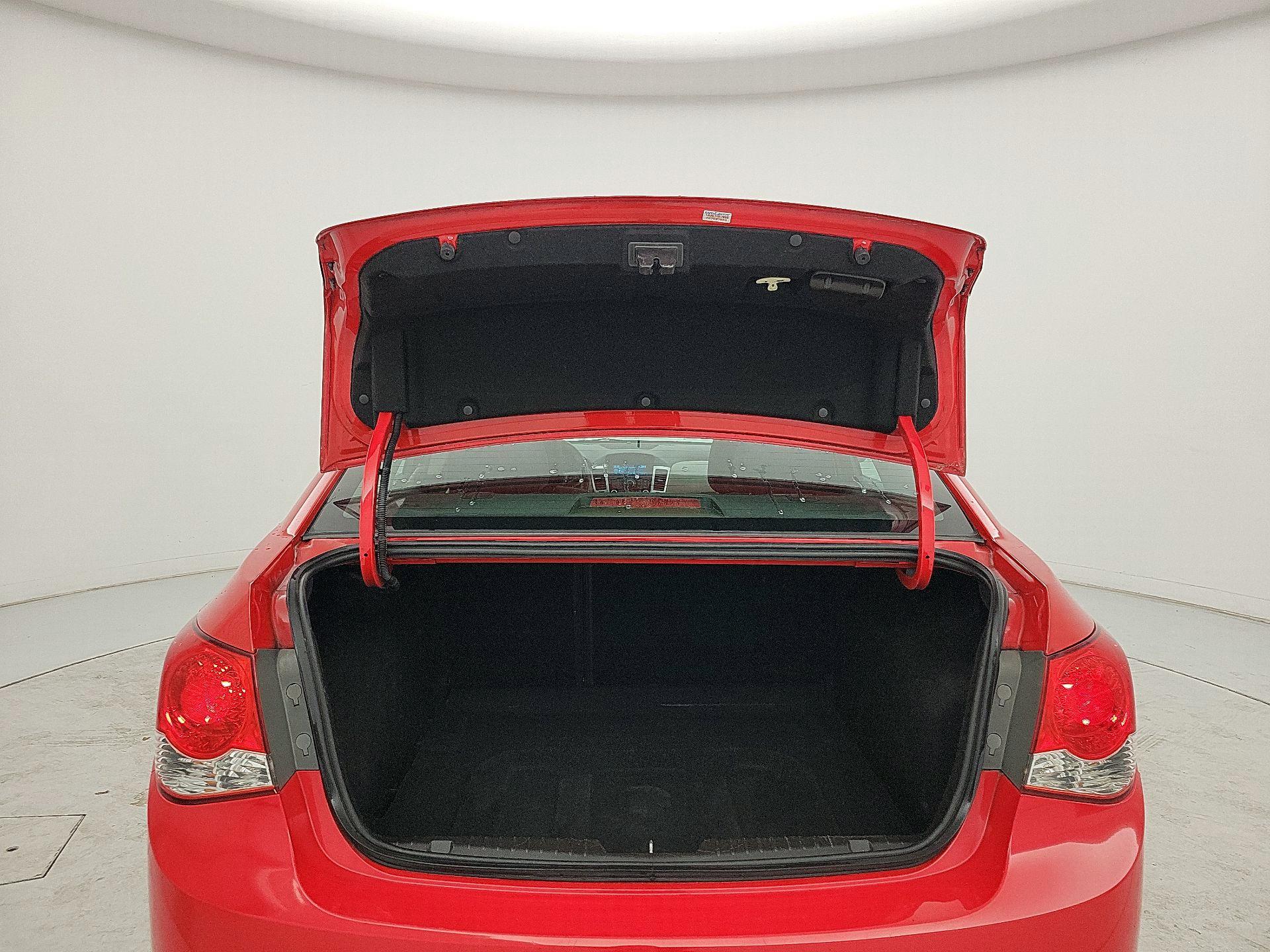 Thumbnail: 2016 Chevrolet Cruze - 18