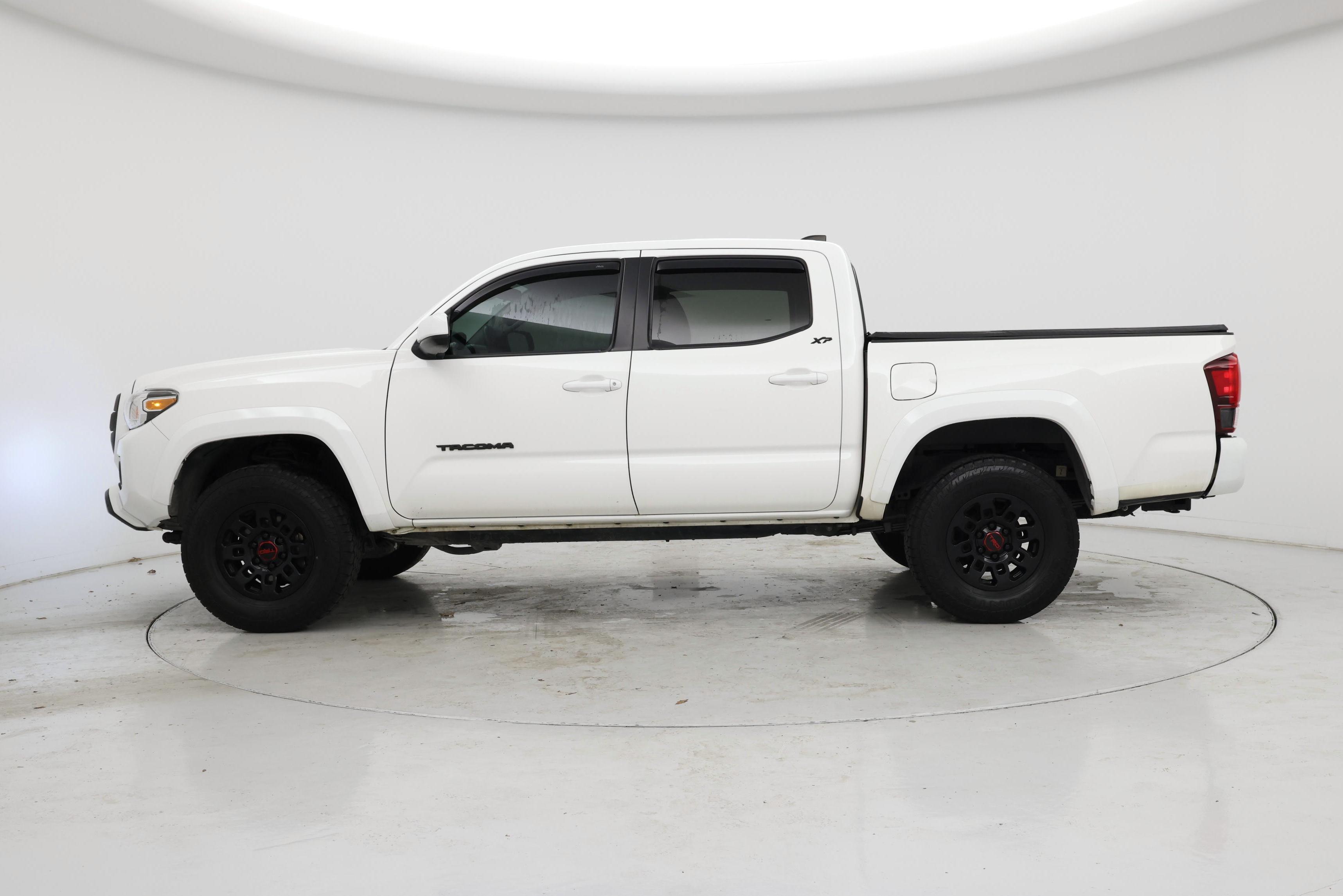 Thumbnail: 2021 Toyota Tacoma - 3