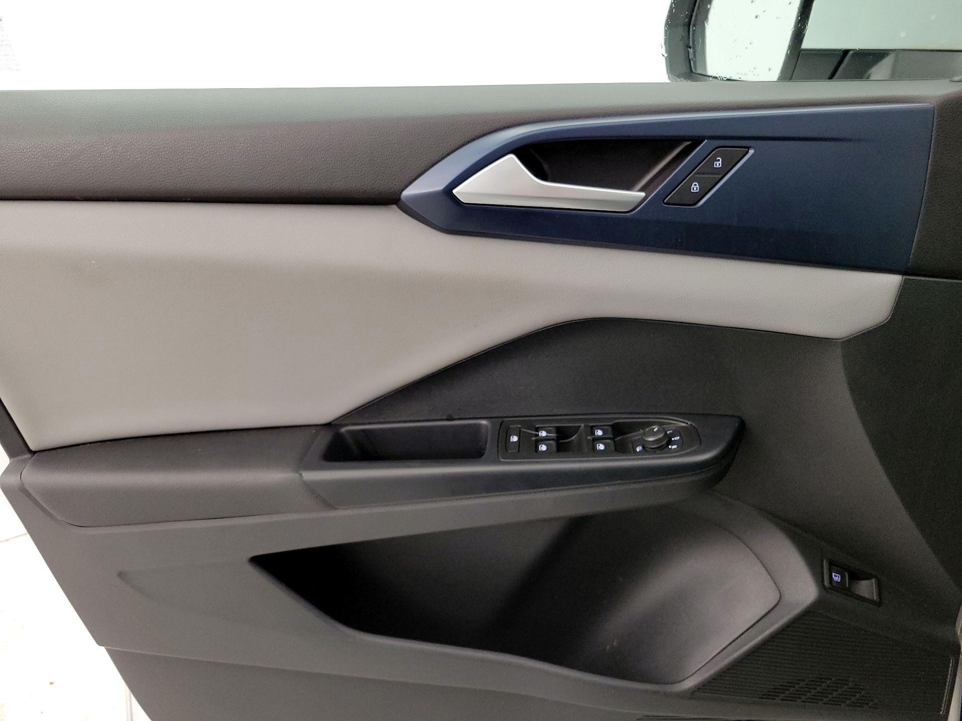 Thumbnail: 2023 Volkswagen Taos - 12