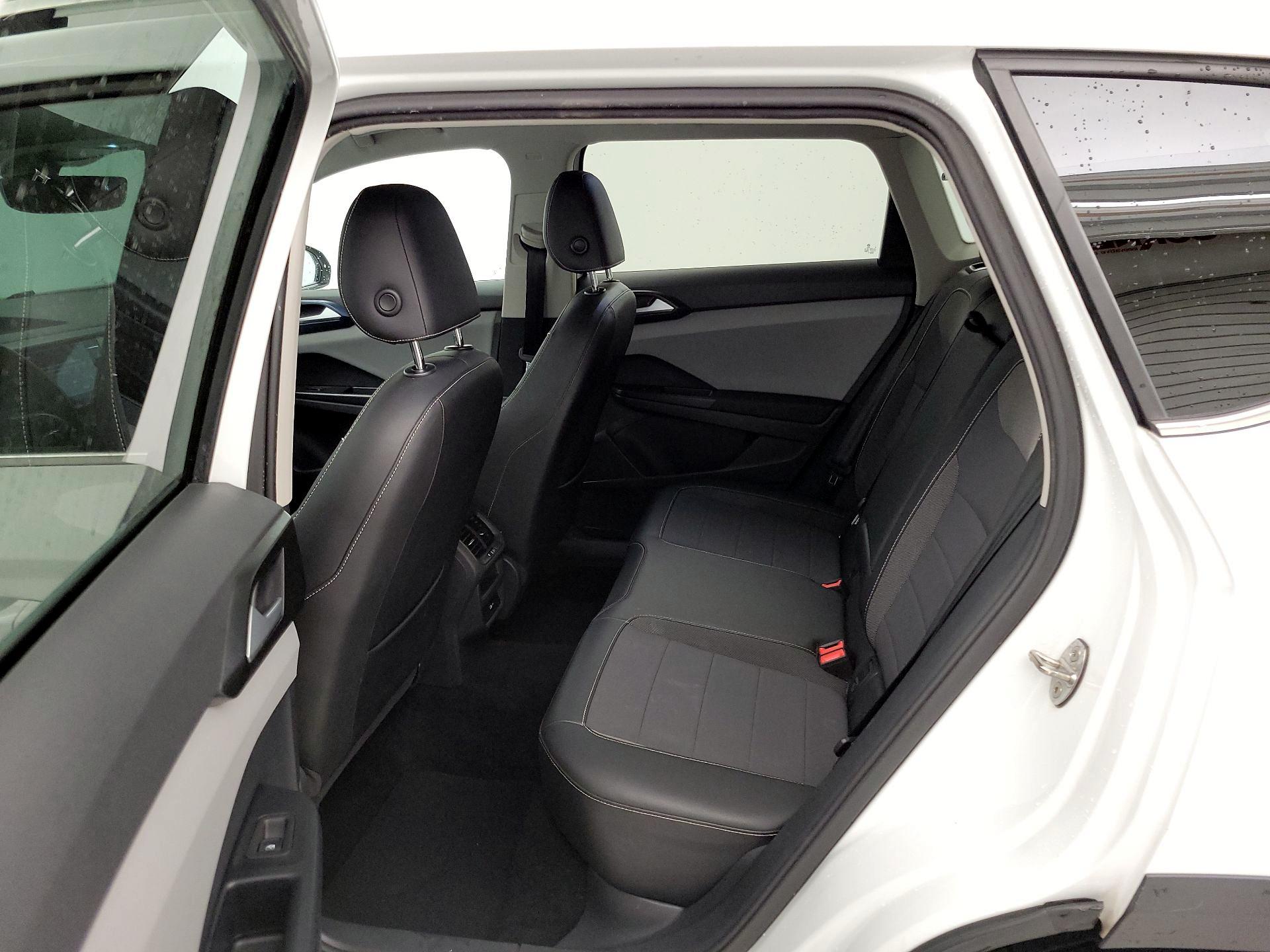 Thumbnail: 2023 Volkswagen Taos - 20