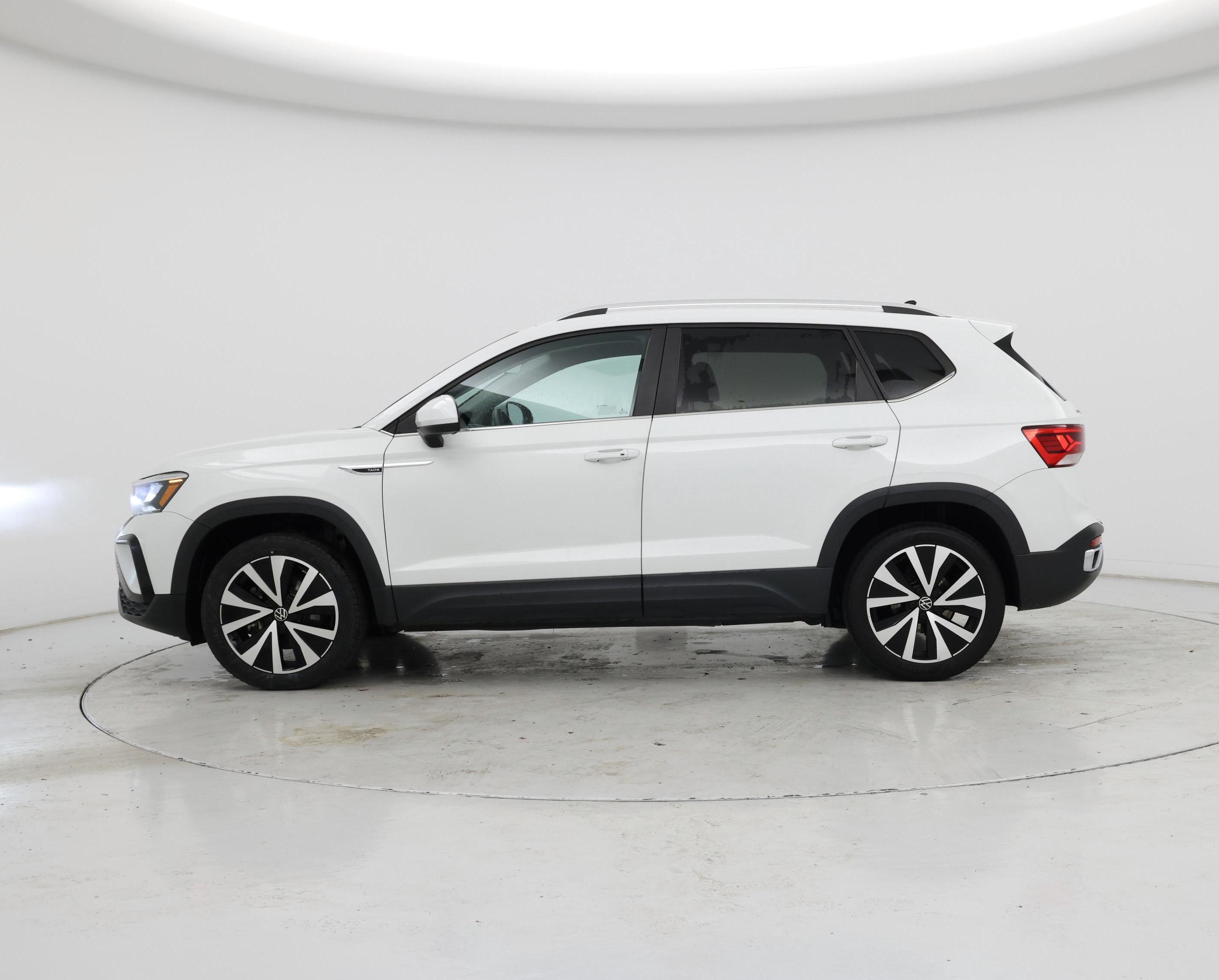 Thumbnail: 2023 Volkswagen Taos - 3