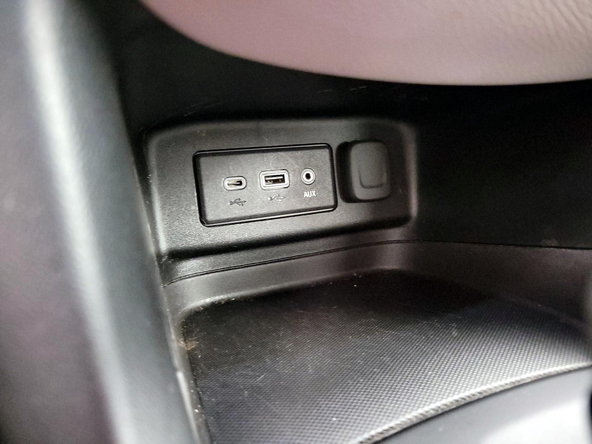 Thumbnail: 2021 Chevrolet Equinox - 18