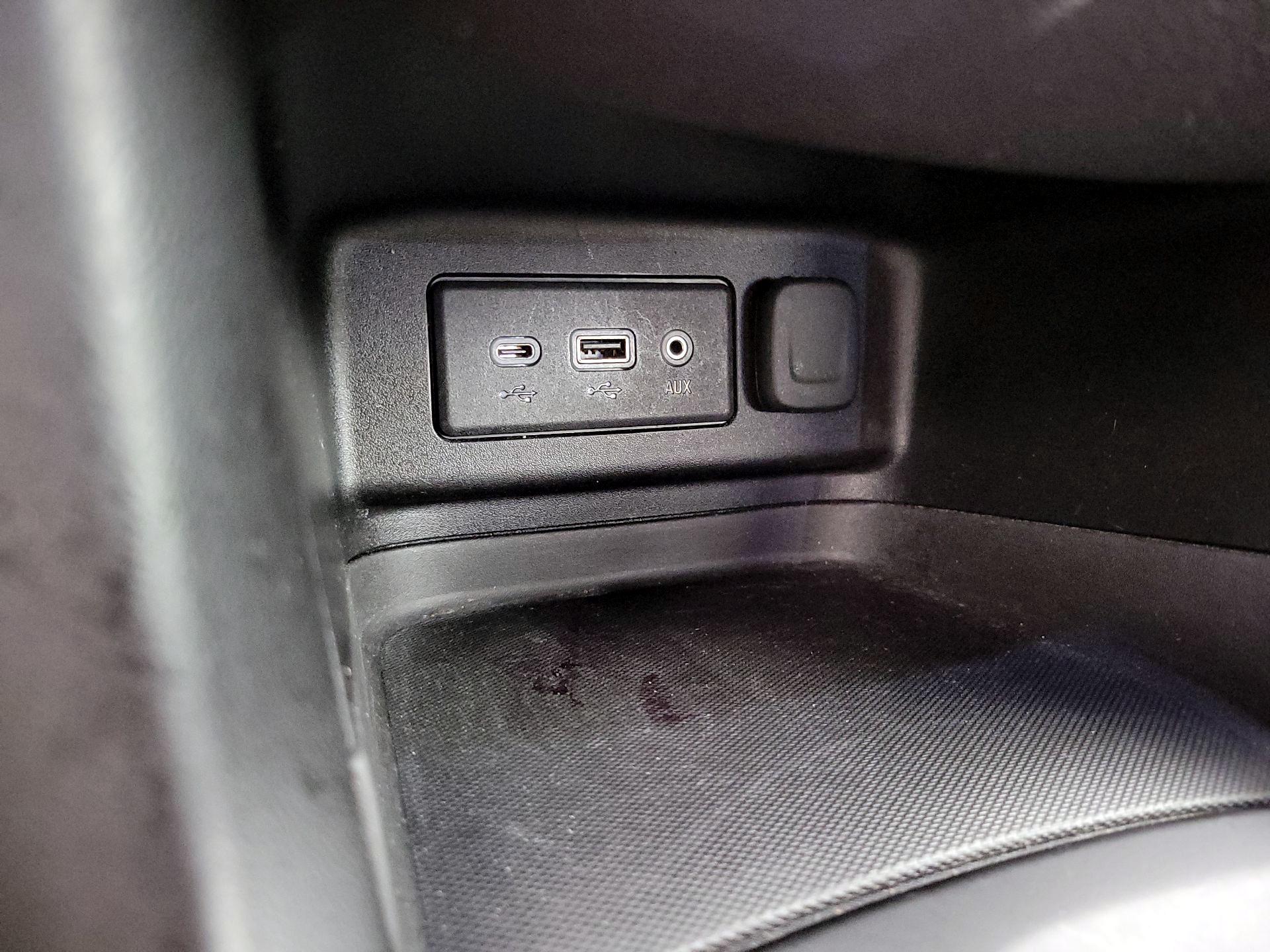 Thumbnail: 2020 Chevrolet Equinox - 18