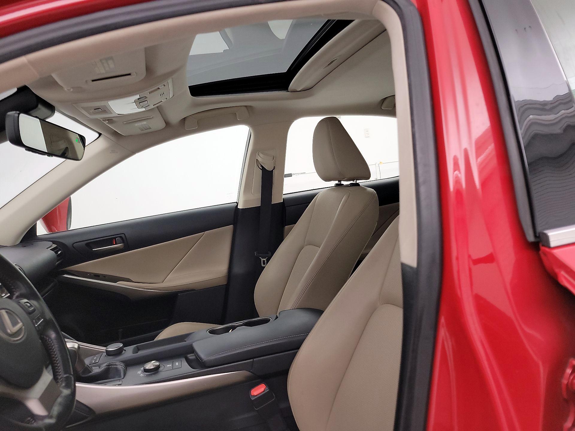 Thumbnail: 2017 Lexus IS - 19