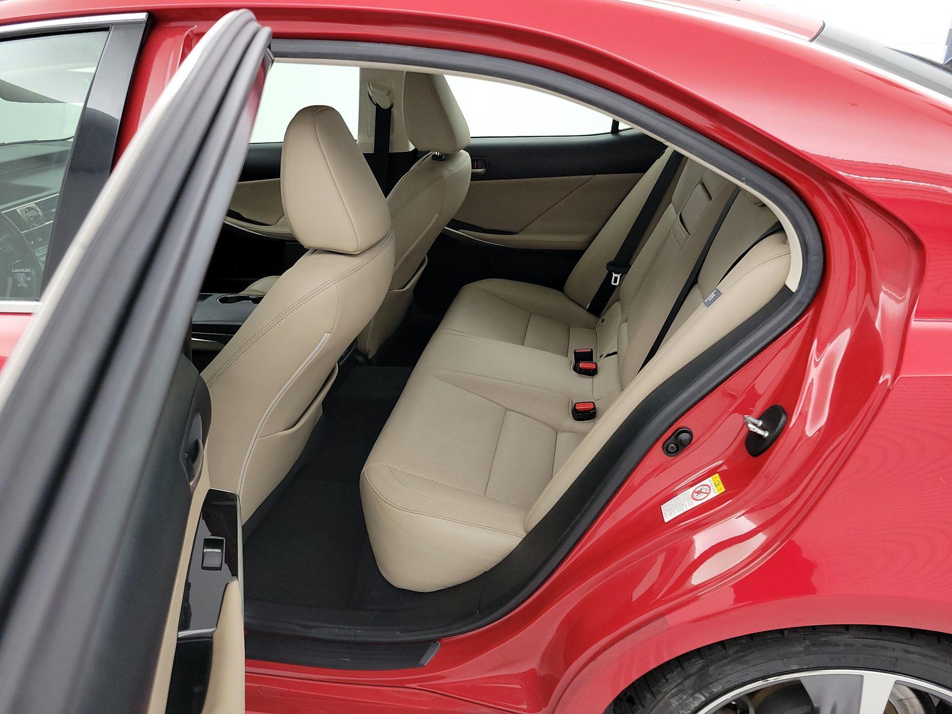 Thumbnail: 2017 Lexus IS - 20