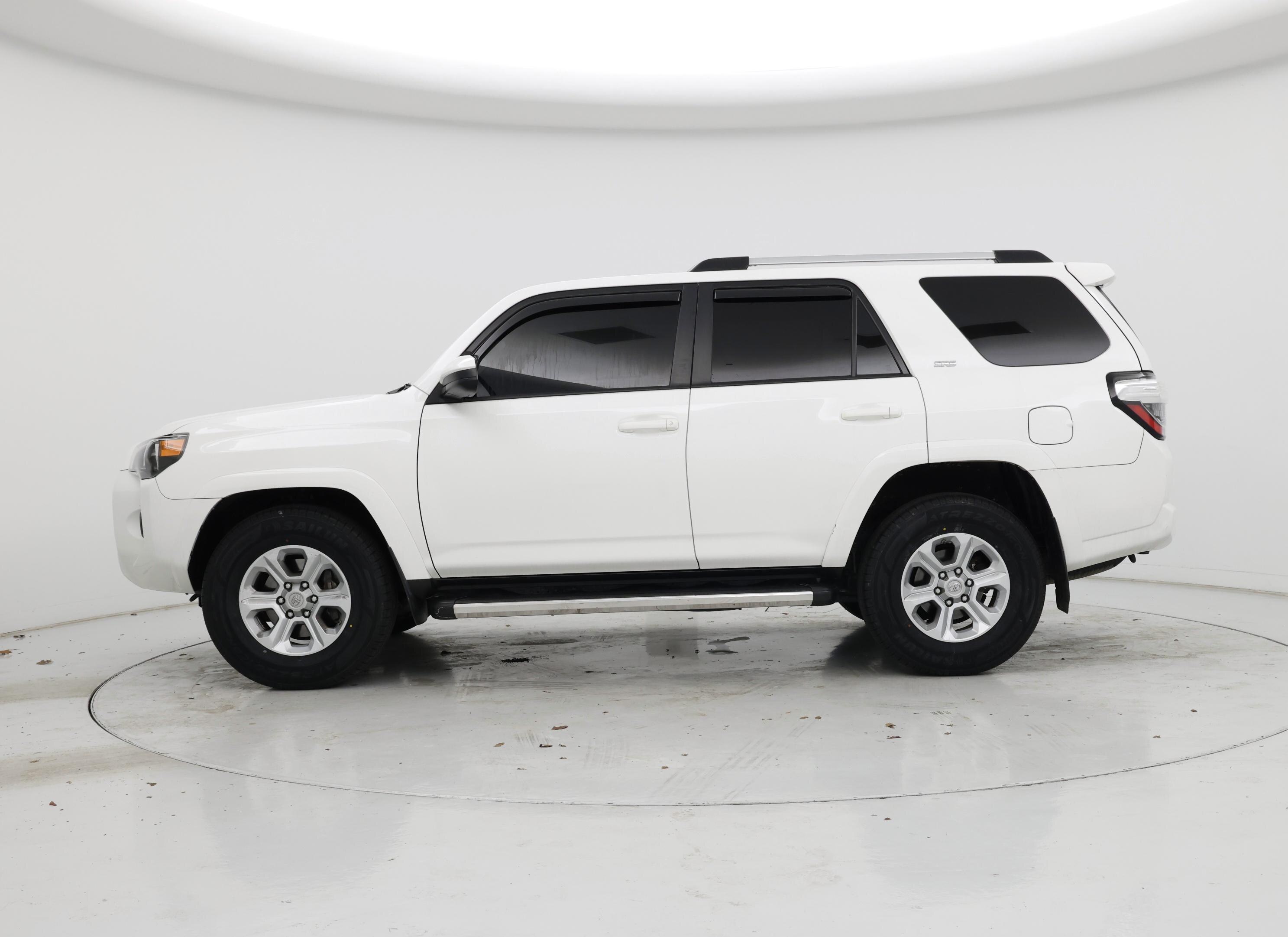 Thumbnail: 2019 Toyota 4Runner - 3