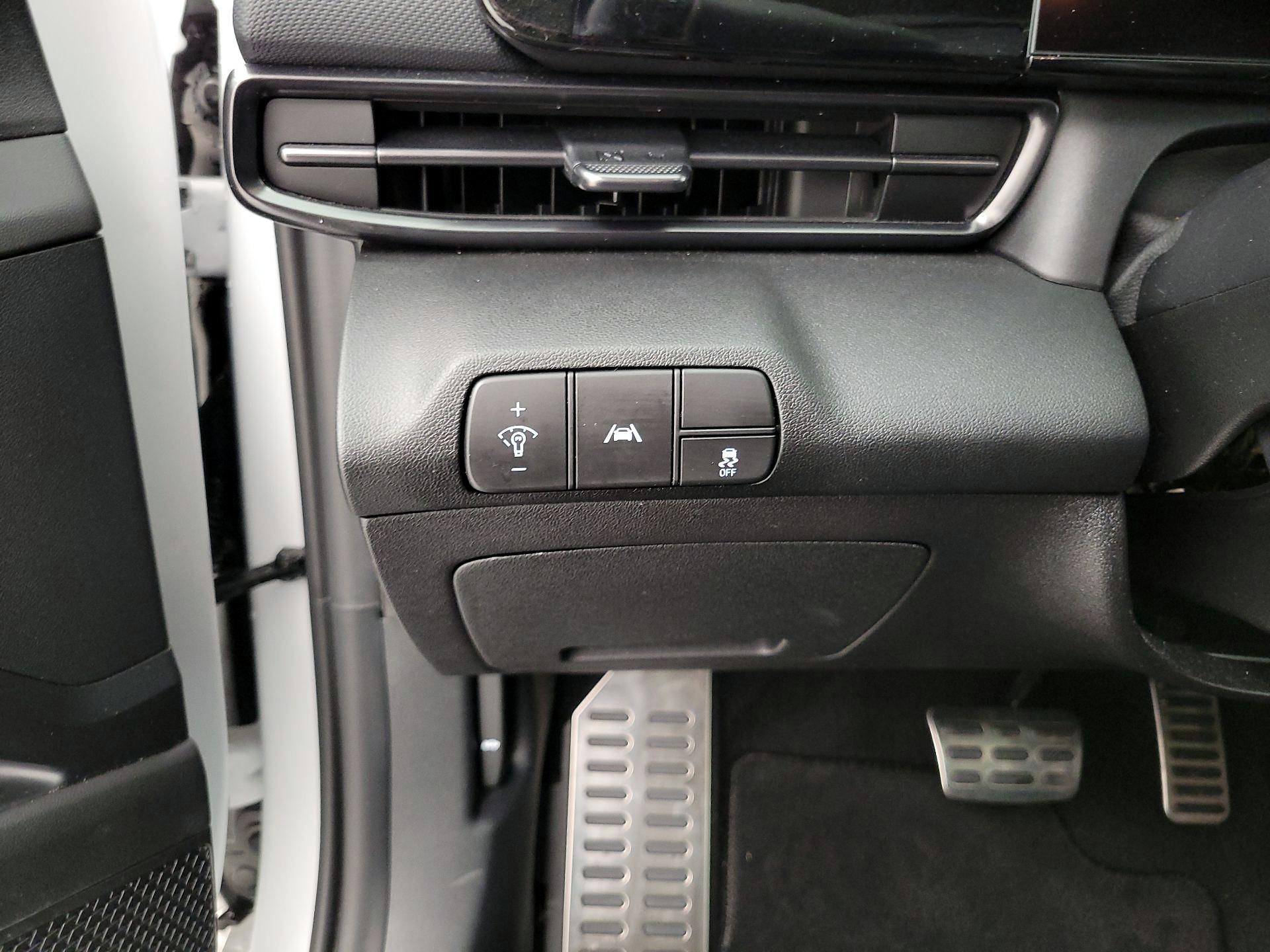 Thumbnail: 2023 Hyundai Elantra - 13