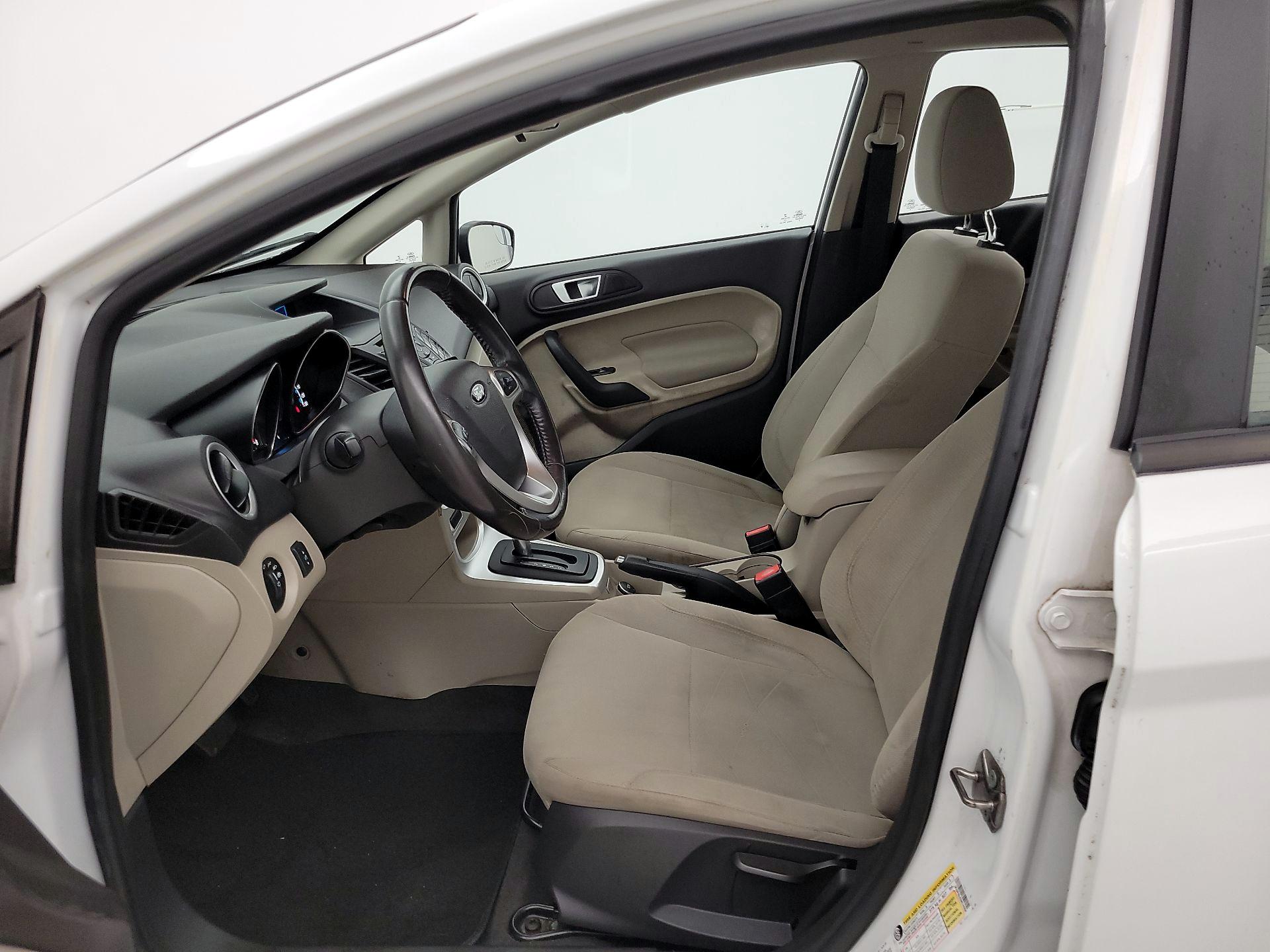 Thumbnail: 2016 Ford Fiesta - 11