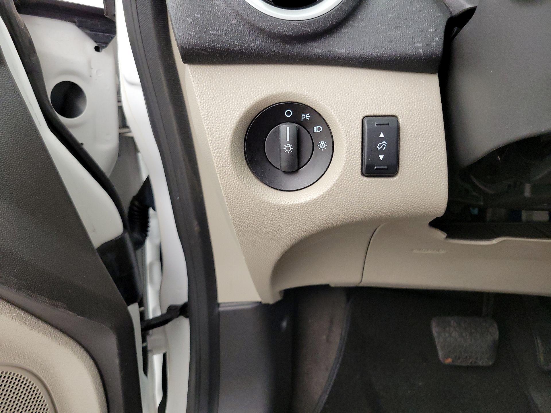 Thumbnail: 2016 Ford Fiesta - 13