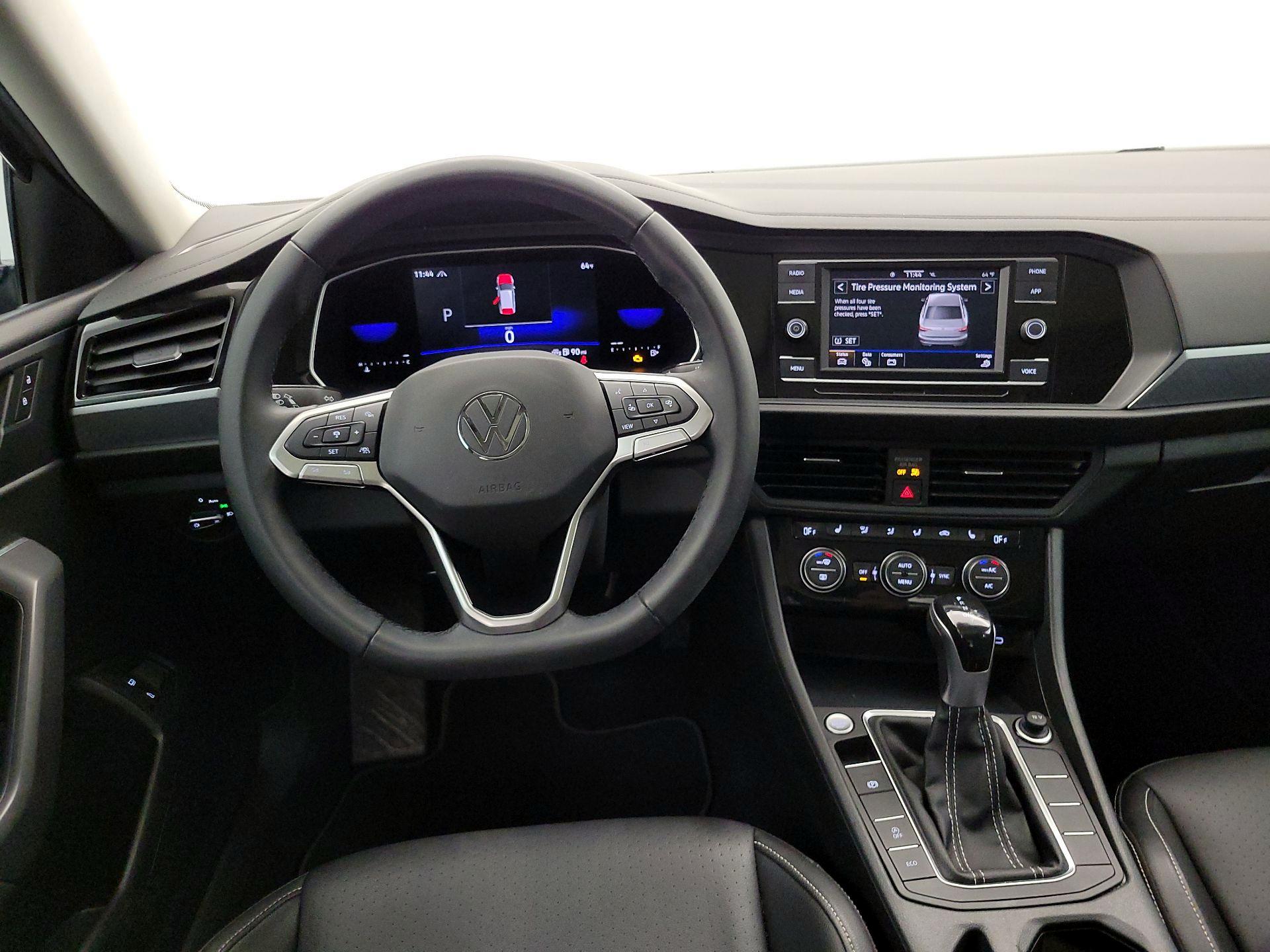 Thumbnail: 2022 Volkswagen Jetta - 10