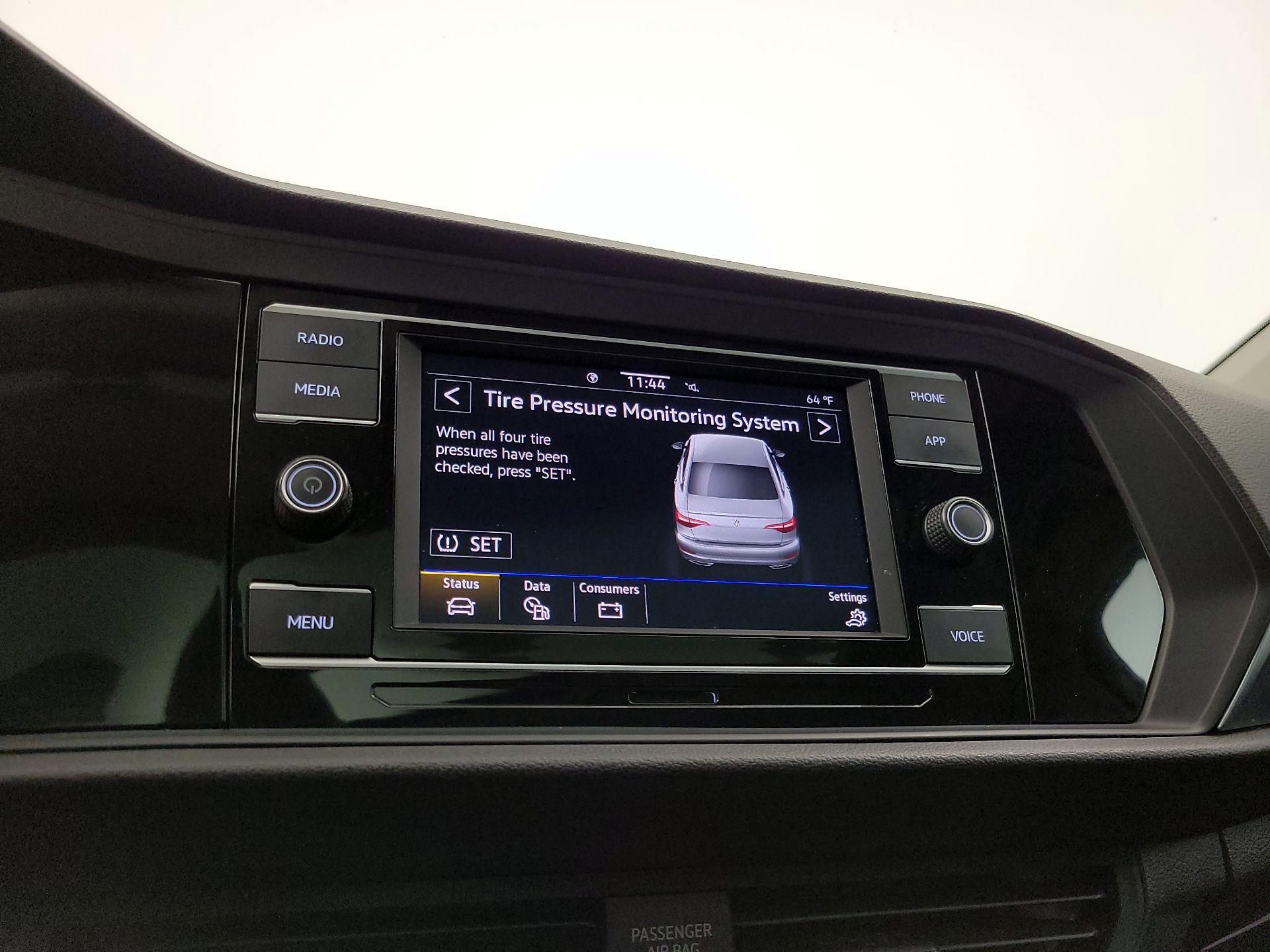 Thumbnail: 2022 Volkswagen Jetta - 15