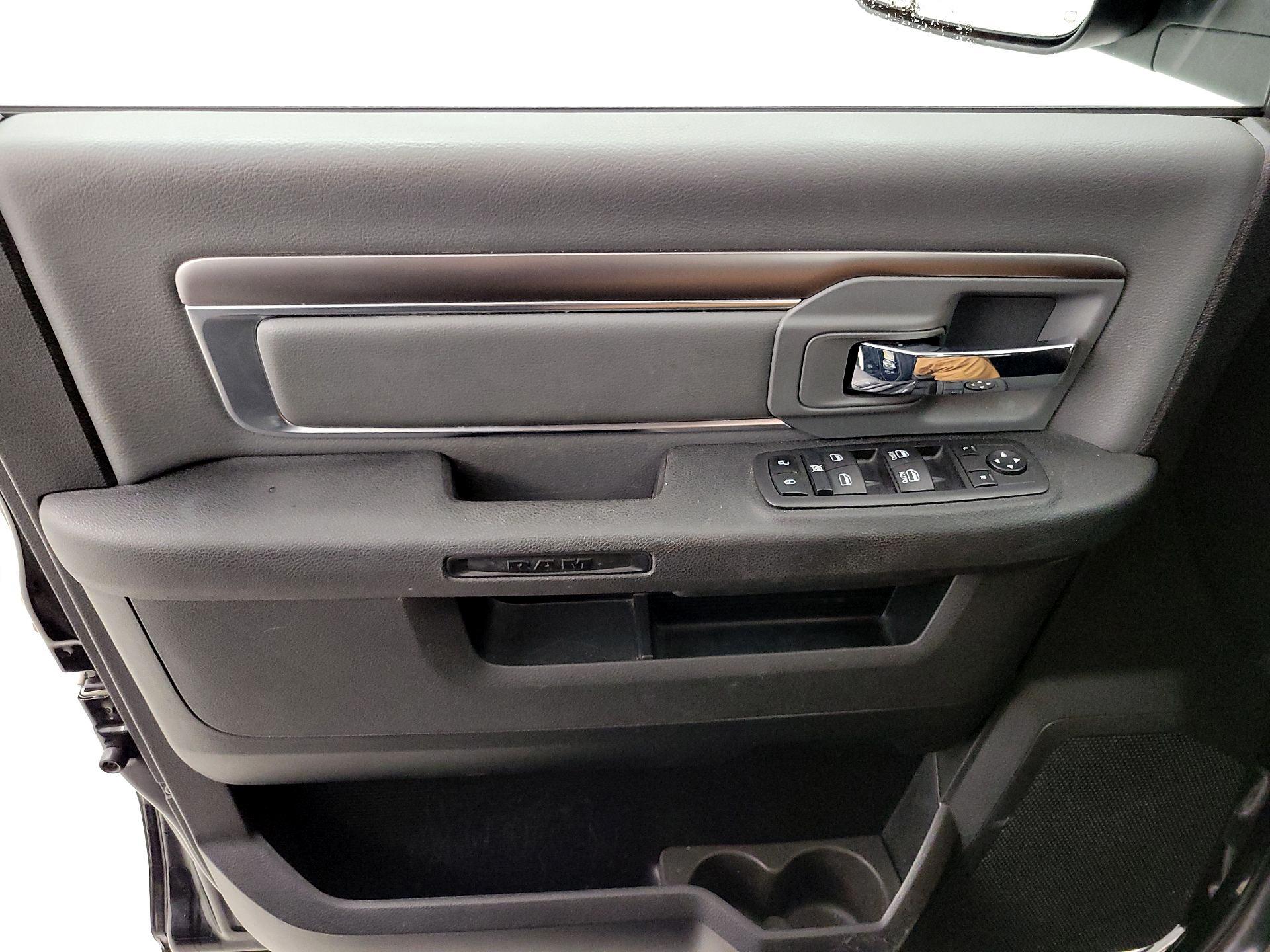 Thumbnail: 2023 RAM 1500 Classic - 12