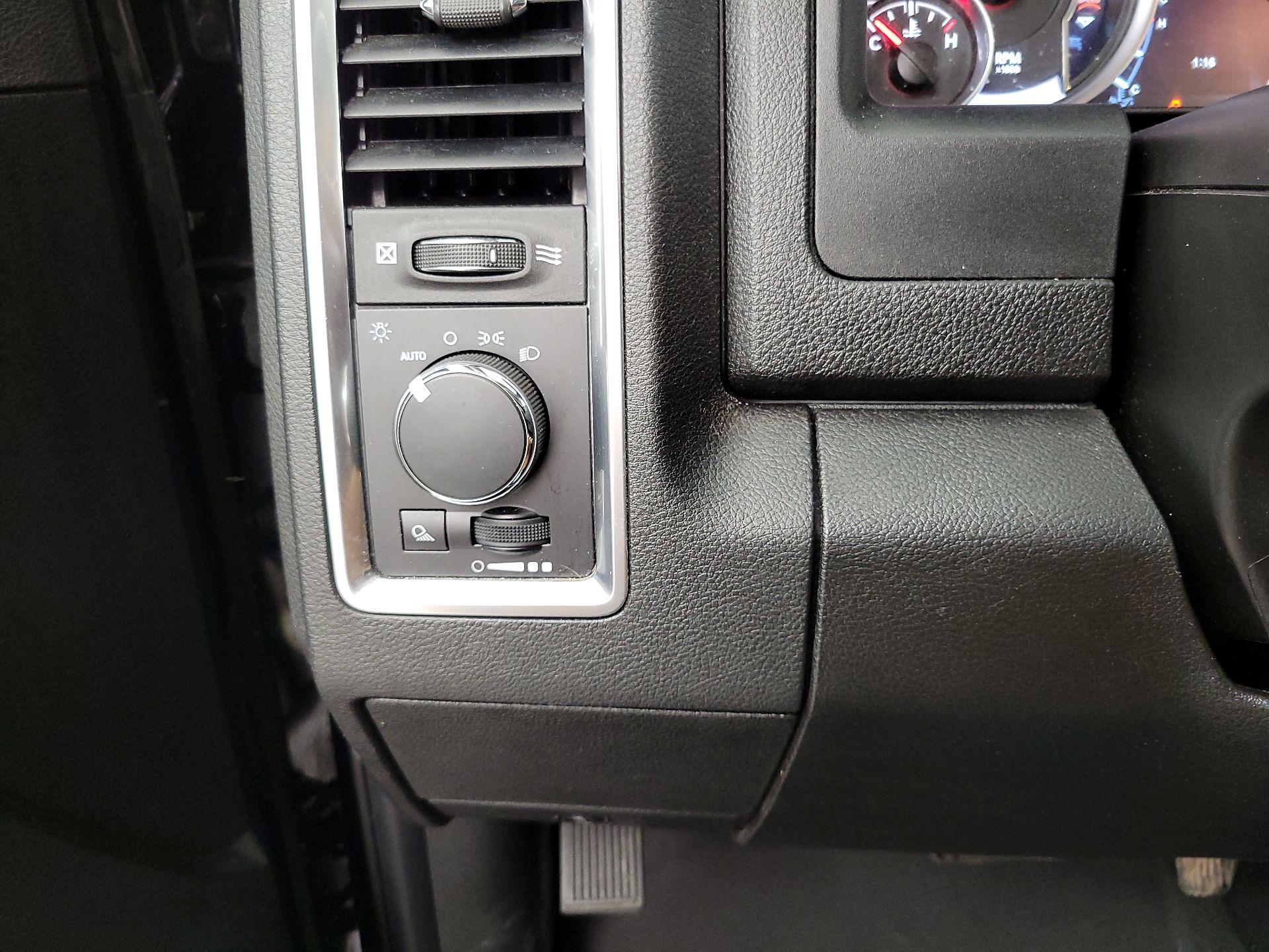 Thumbnail: 2023 RAM 1500 Classic - 13