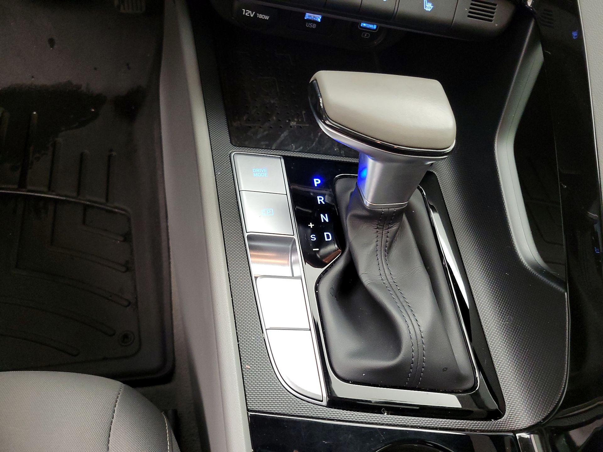 Thumbnail: 2022 Hyundai Elantra - 17