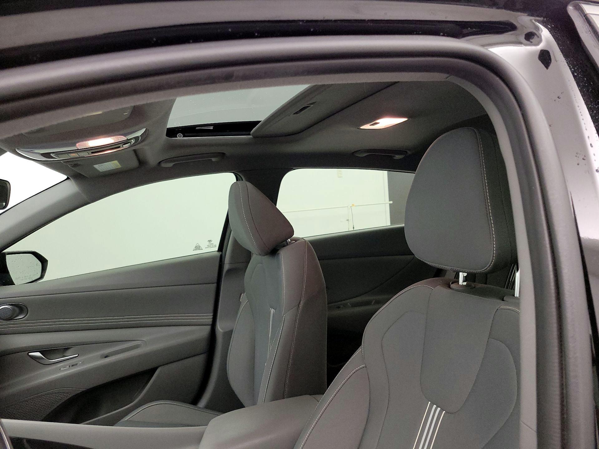 Thumbnail: 2022 Hyundai Elantra - 19