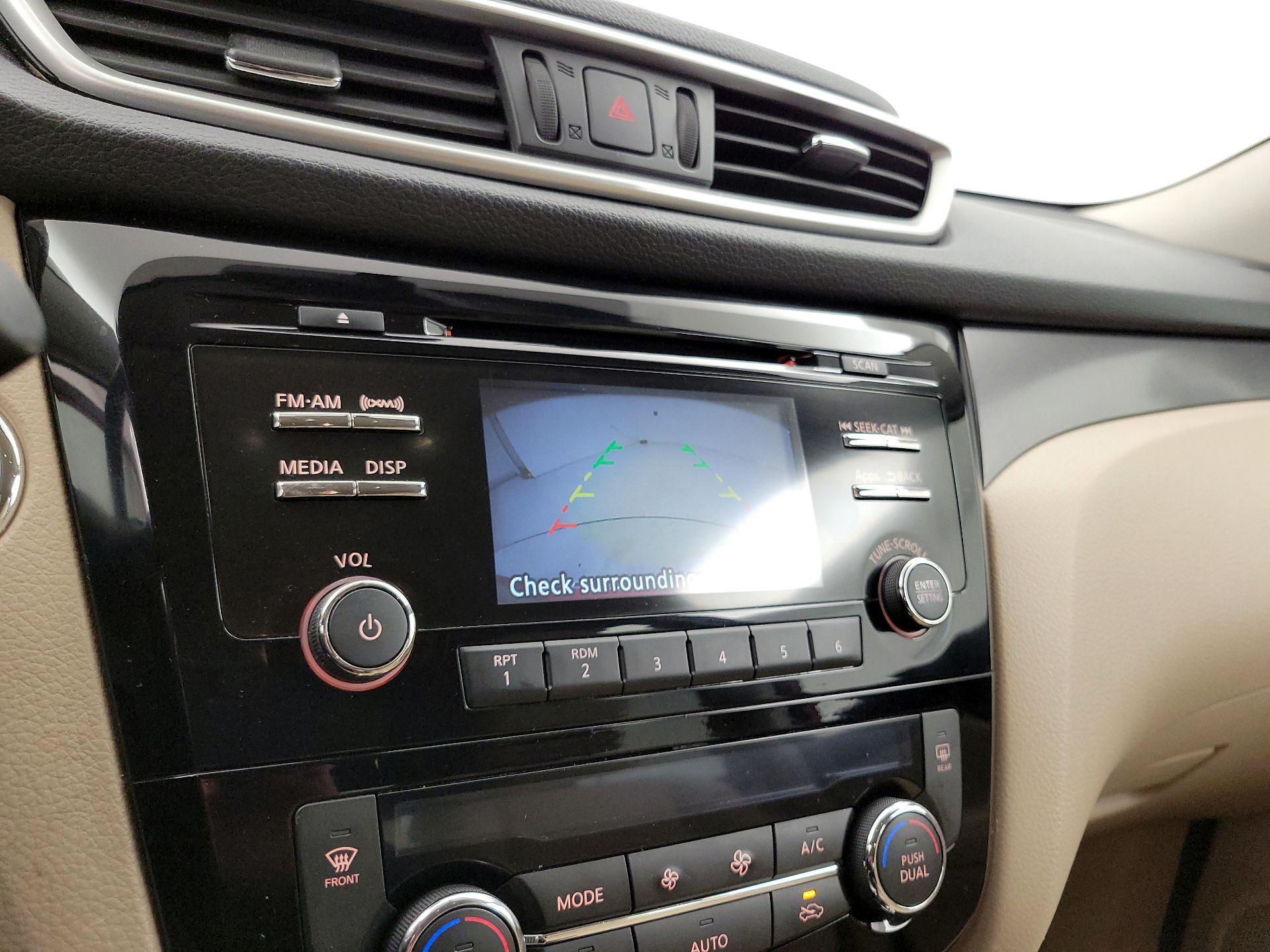 Thumbnail: 2016 Nissan Rogue - 14