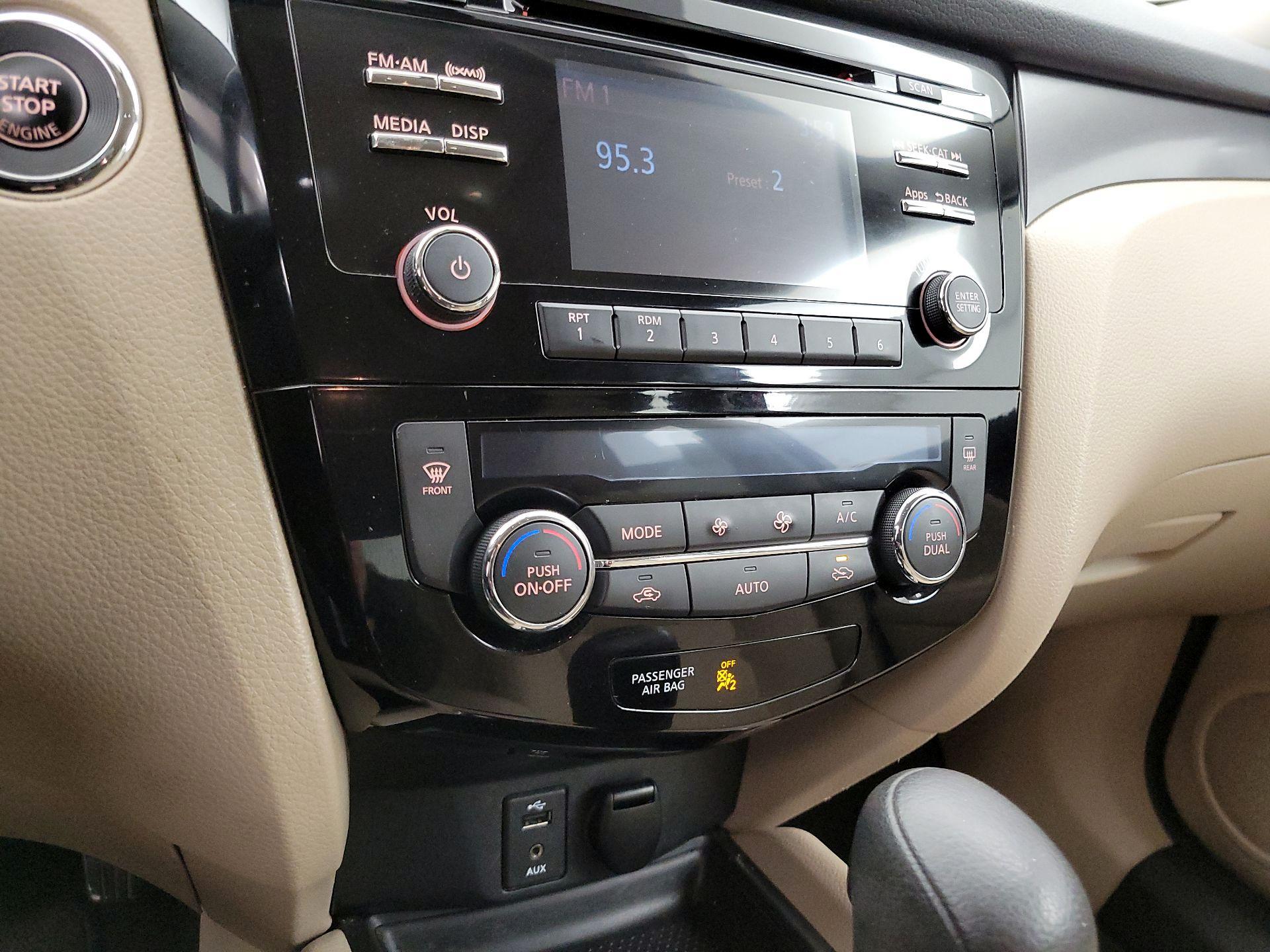 Thumbnail: 2016 Nissan Rogue - 16