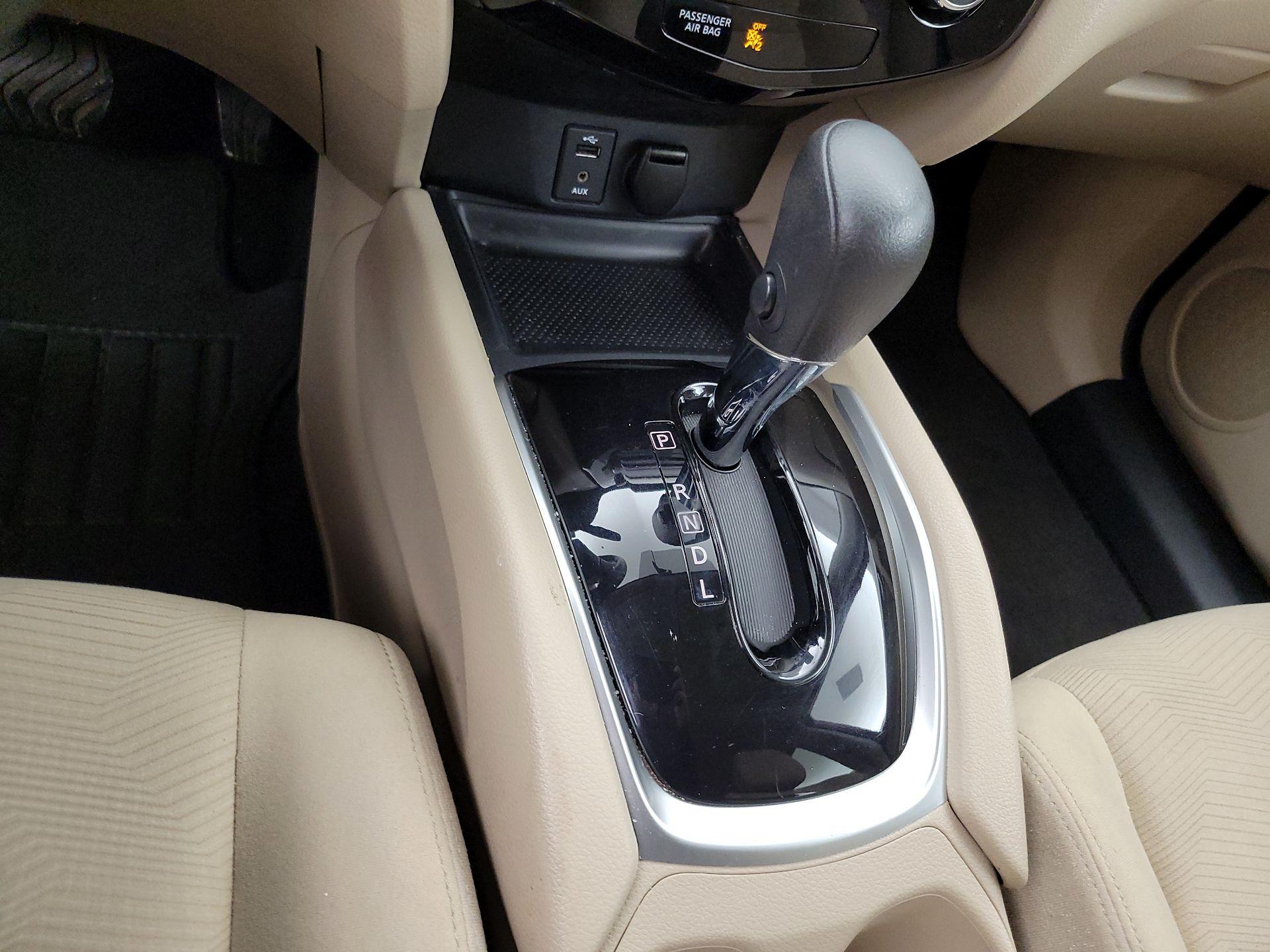 Thumbnail: 2016 Nissan Rogue - 17